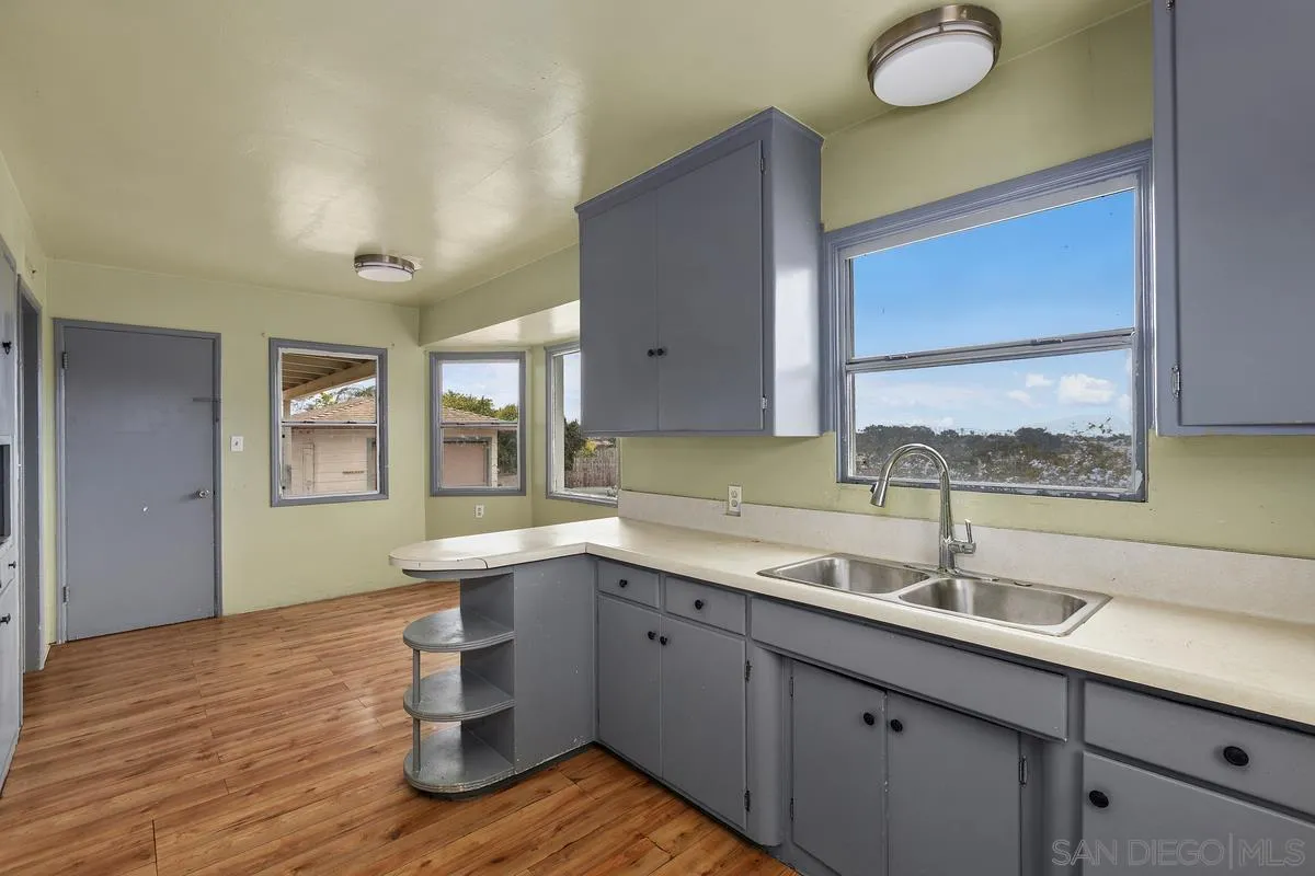 https://cdn.realtyfeed.com/cdn/127/250037030/2fa3fe2b3c833ebeadc0b0cfd9a20ee4.webp