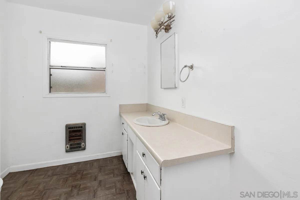 https://cdn.realtyfeed.com/cdn/127/250037030/a75b515c70083bc2d441535d8786cd32.webp