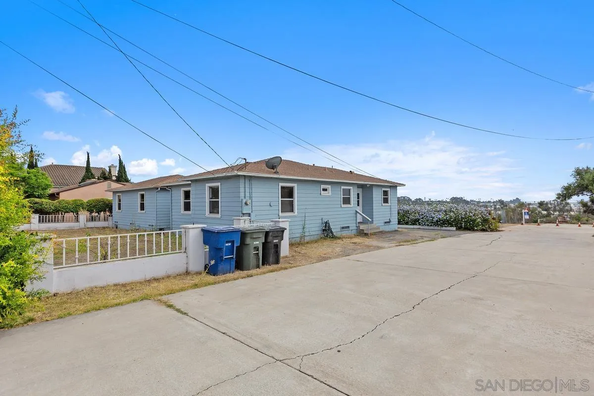 https://cdn.realtyfeed.com/cdn/127/250037030/b2e446e86e10b79868bd7b2e51875fe7.webp