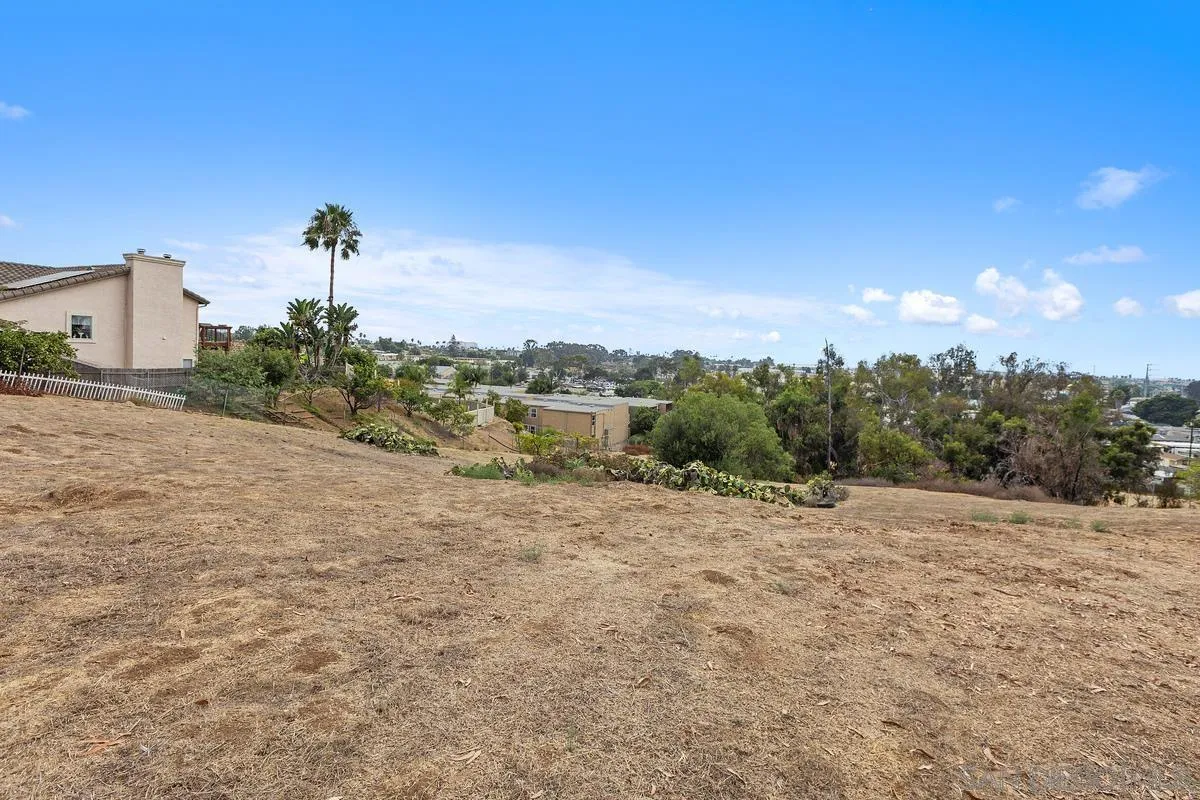 https://cdn.realtyfeed.com/cdn/127/250037030/bf935d5aeb0697160c10f99bffb42a62.webp