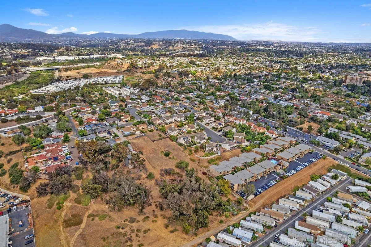 https://cdn.realtyfeed.com/cdn/127/250037030/db051e78d0b7ef882f1602e7e55e1319.webp