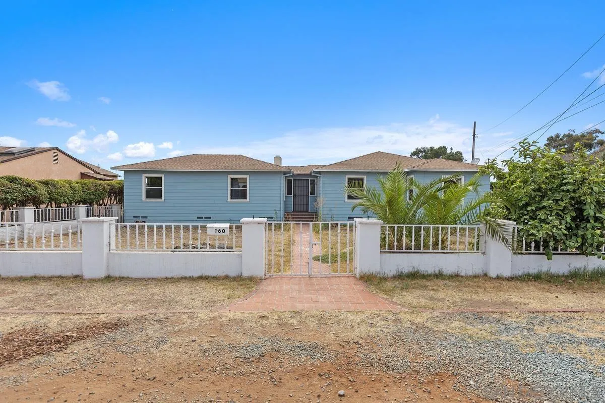 https://cdn.realtyfeed.com/cdn/127/250037030/f4268c1eacca9612662e5e8e80ec2347.webp