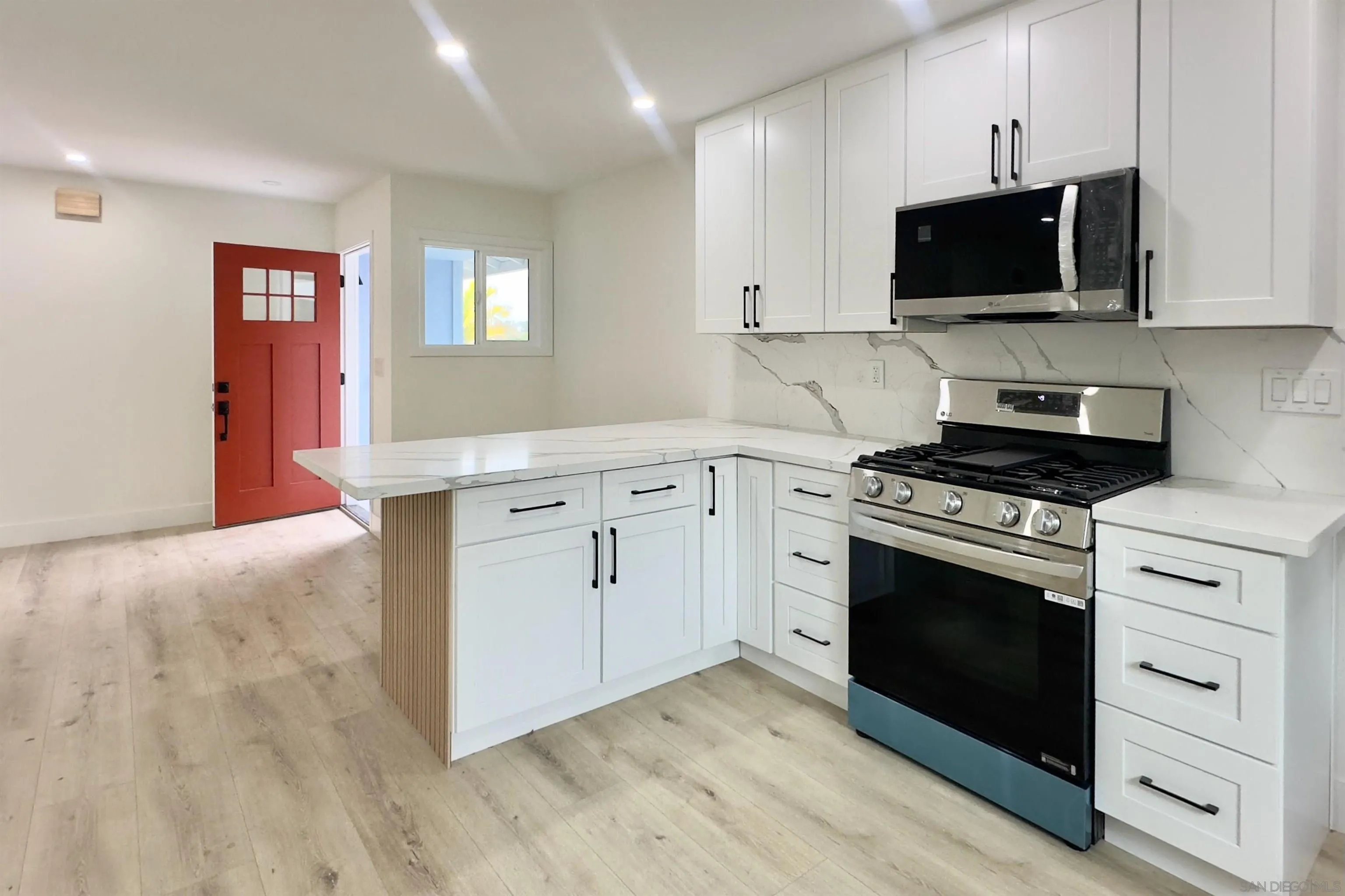 https://cdn.realtyfeed.com/cdn/127/250037031/159633db73f1667df4e70300f7c7cd75.webp