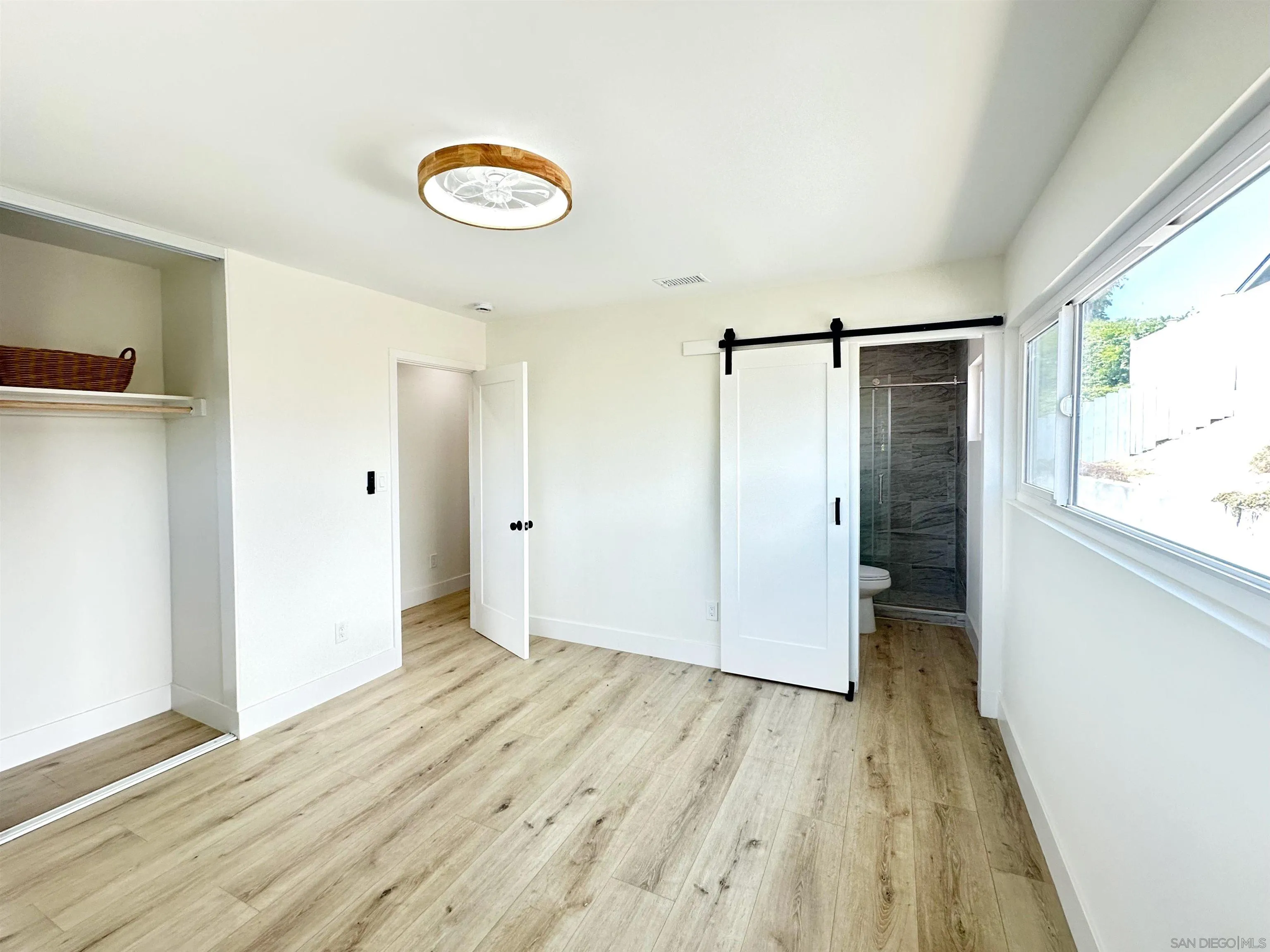 https://cdn.realtyfeed.com/cdn/127/250037031/81ff646dde9e1545f5db1d5675eca542.webp