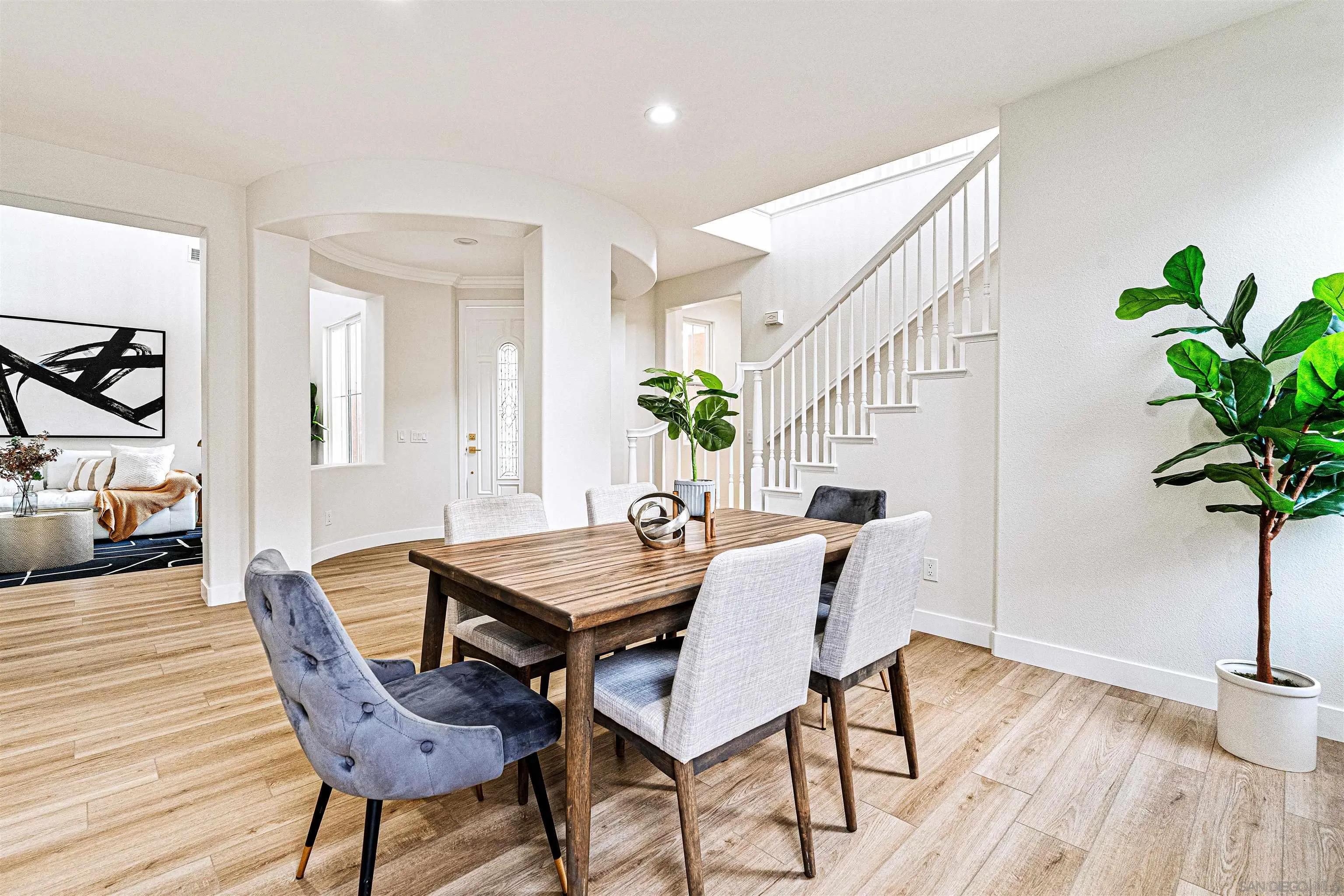 https://cdn.realtyfeed.com/cdn/127/250037032/17ed43503d91240693724060fed29353.webp