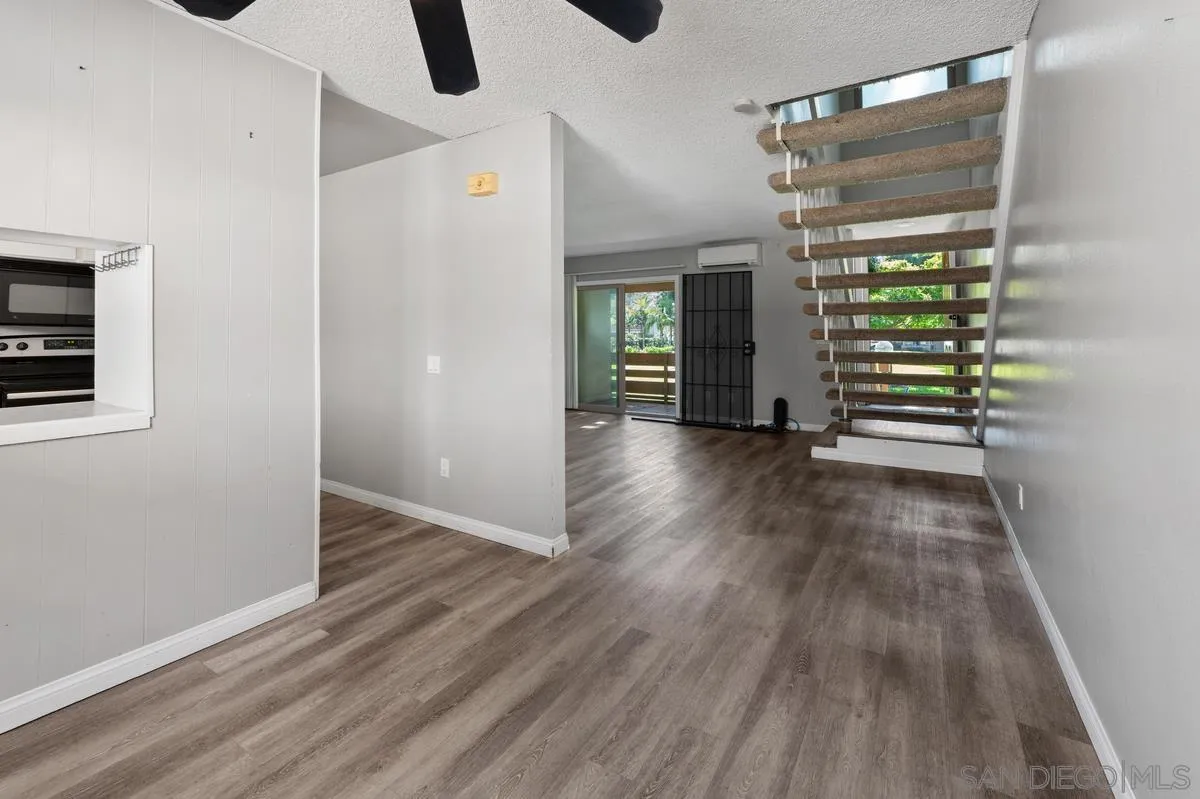 https://cdn.realtyfeed.com/cdn/127/250037033/8e3a805e79cb257456e6ef794627485c.webp