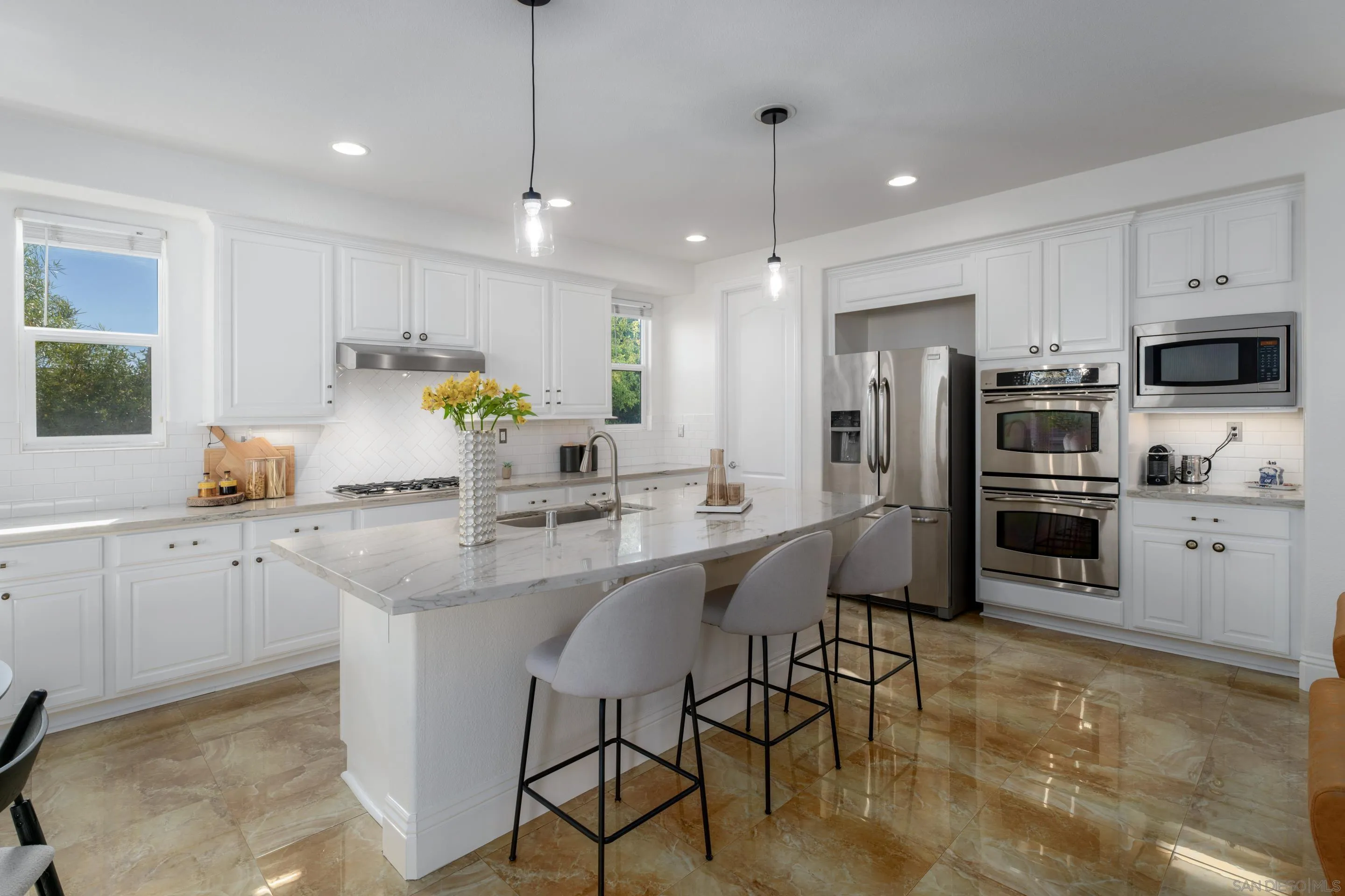 https://cdn.realtyfeed.com/cdn/127/250037034/0d2e890dadf73e1b57ca798b16fb82a8.webp