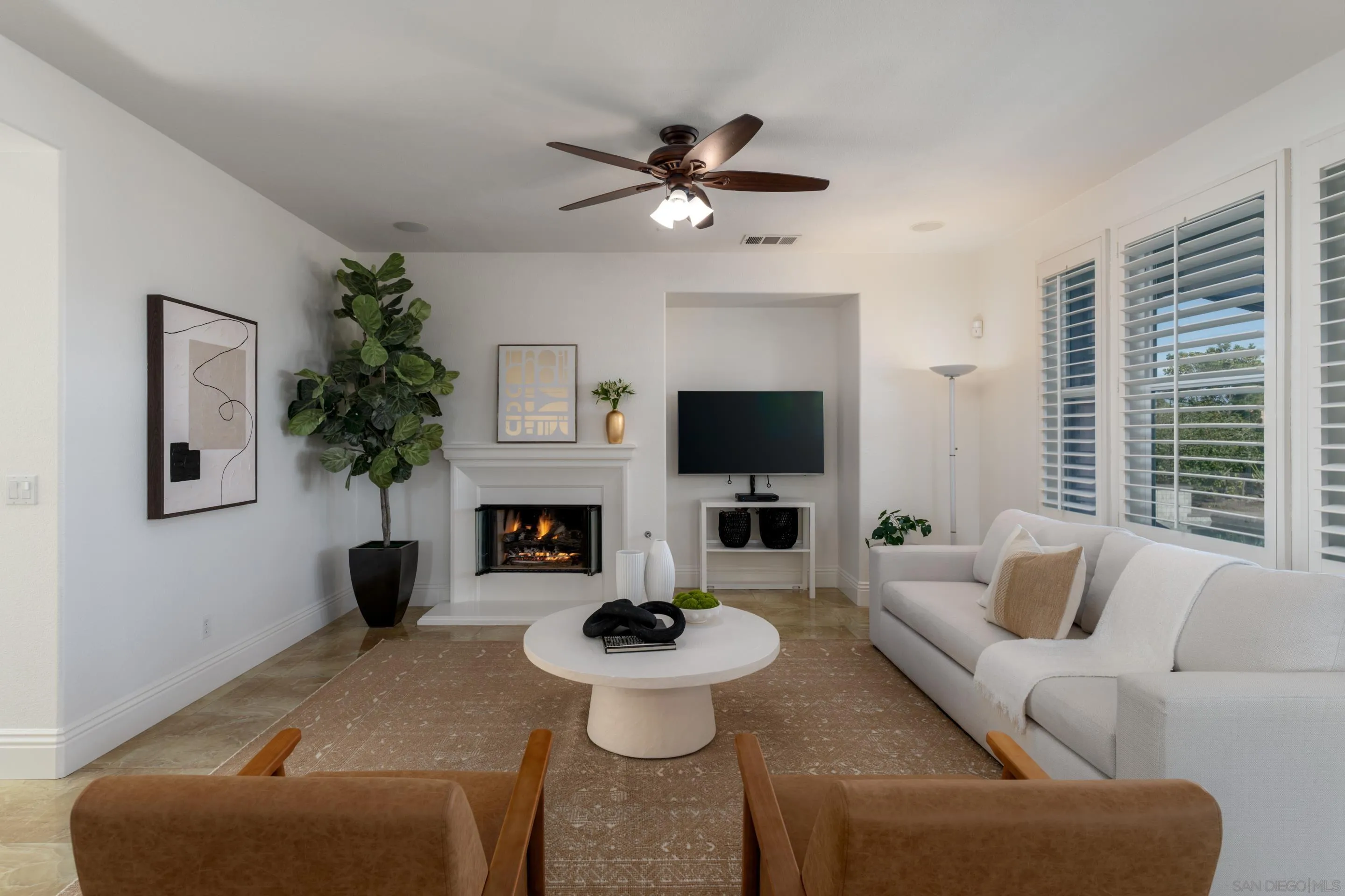 https://cdn.realtyfeed.com/cdn/127/250037034/1326f426a83c317248812a879e435296.webp