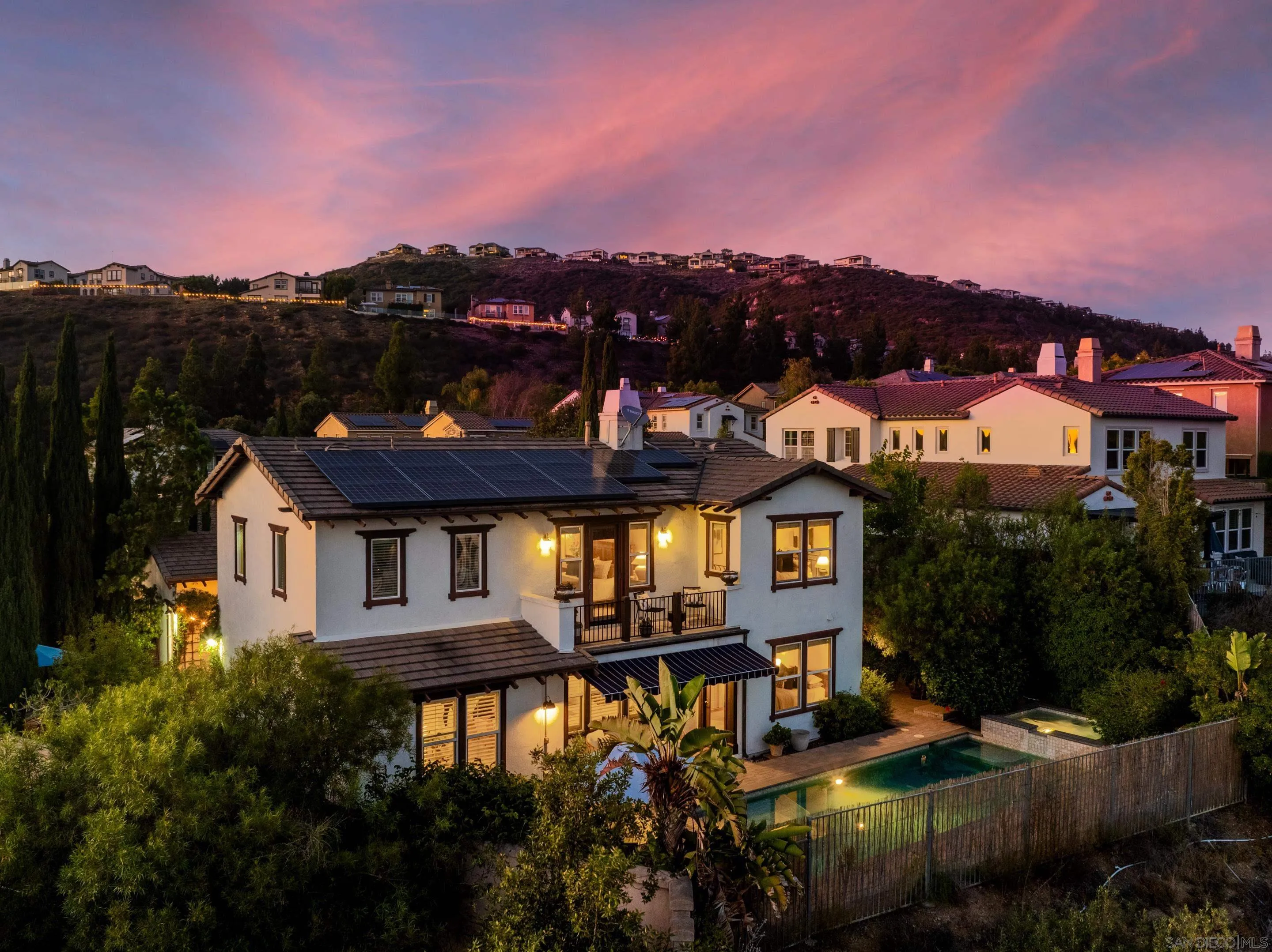 https://cdn.realtyfeed.com/cdn/127/250037034/450df305f2abd14729922a4ffc322a4d.webp