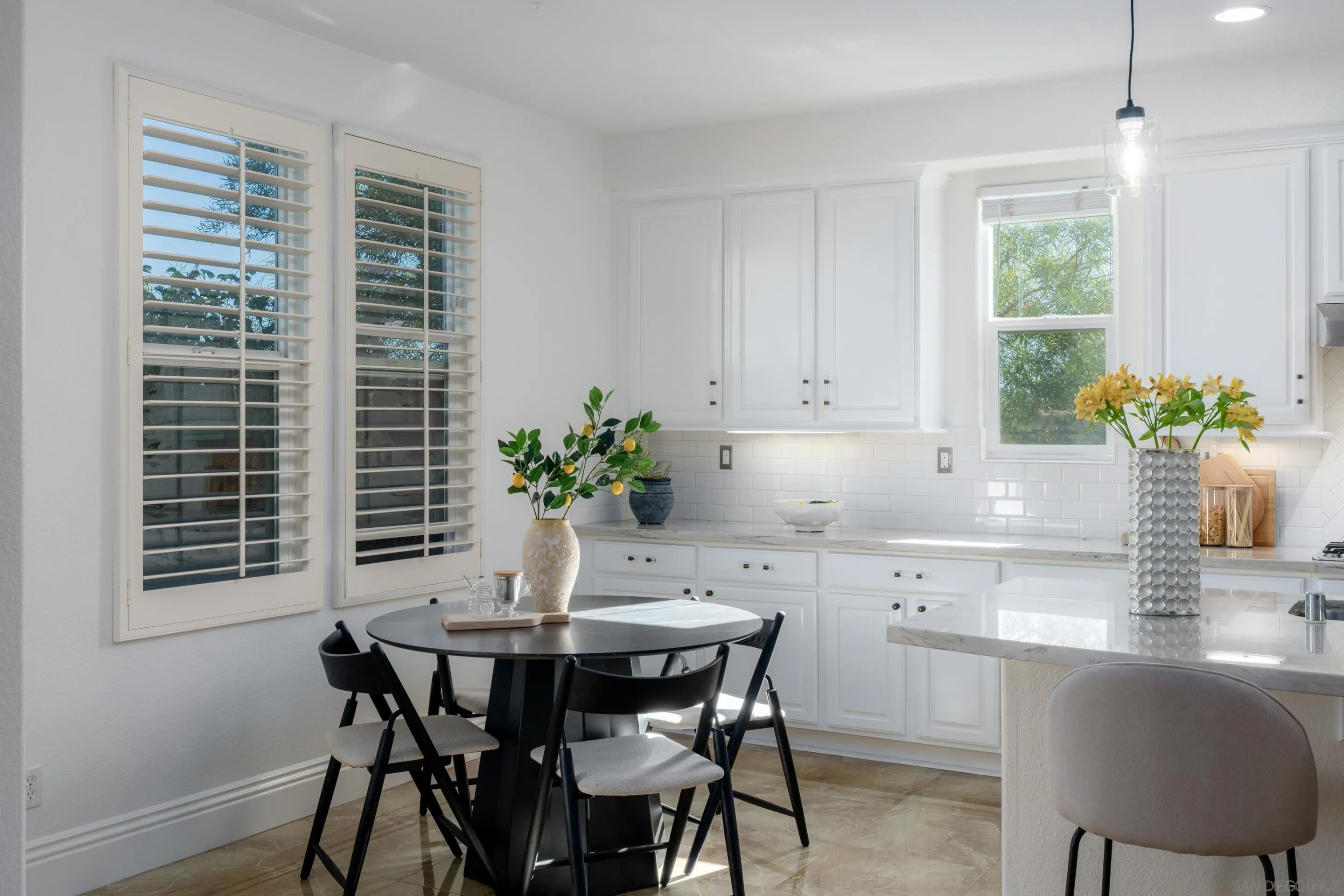 https://cdn.realtyfeed.com/cdn/127/250037034/69a9c02ec9b277aa3a91f99bfb3b172c.webp