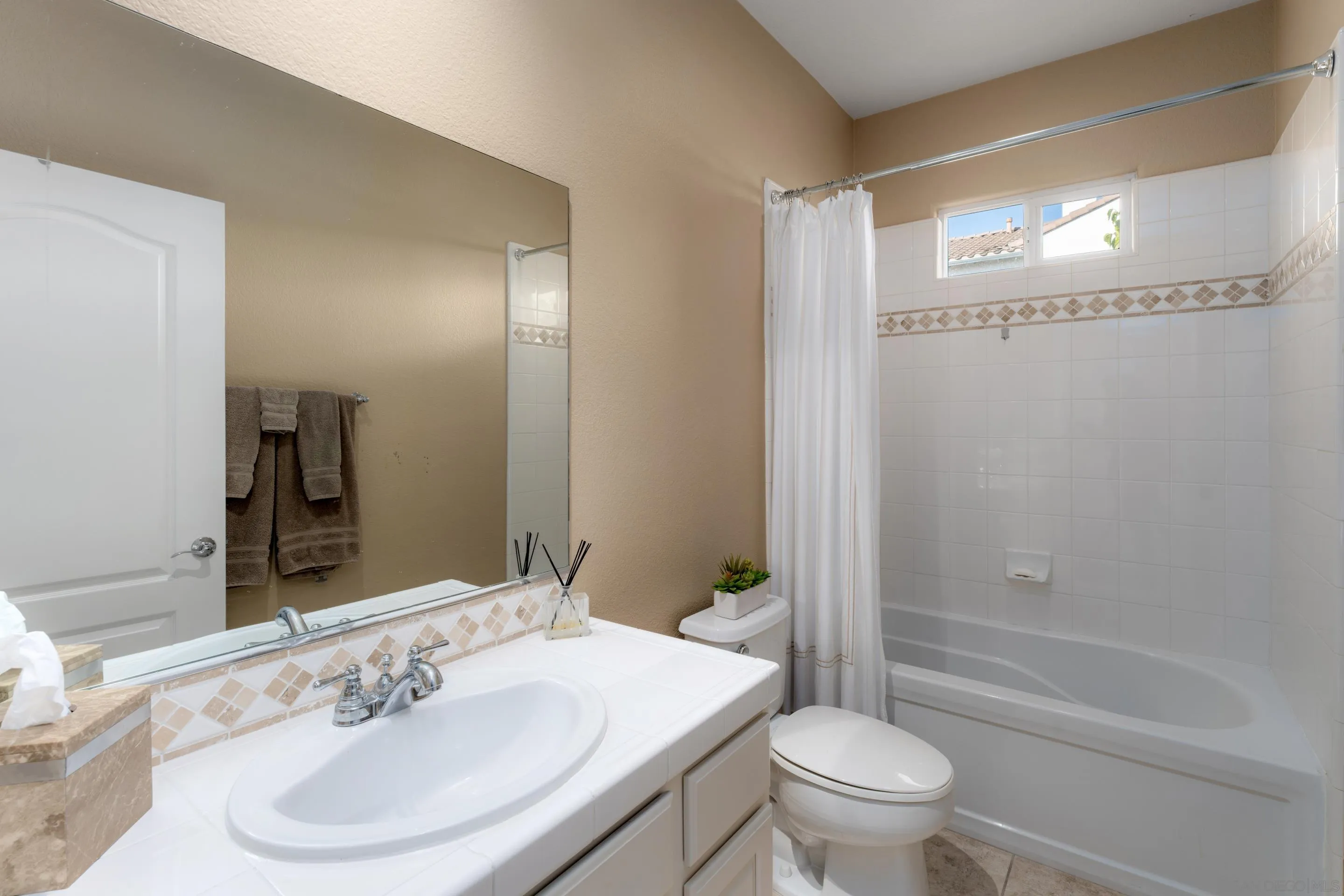 https://cdn.realtyfeed.com/cdn/127/250037034/7b5e7d4a2a6576acf4da134c30fab262.webp