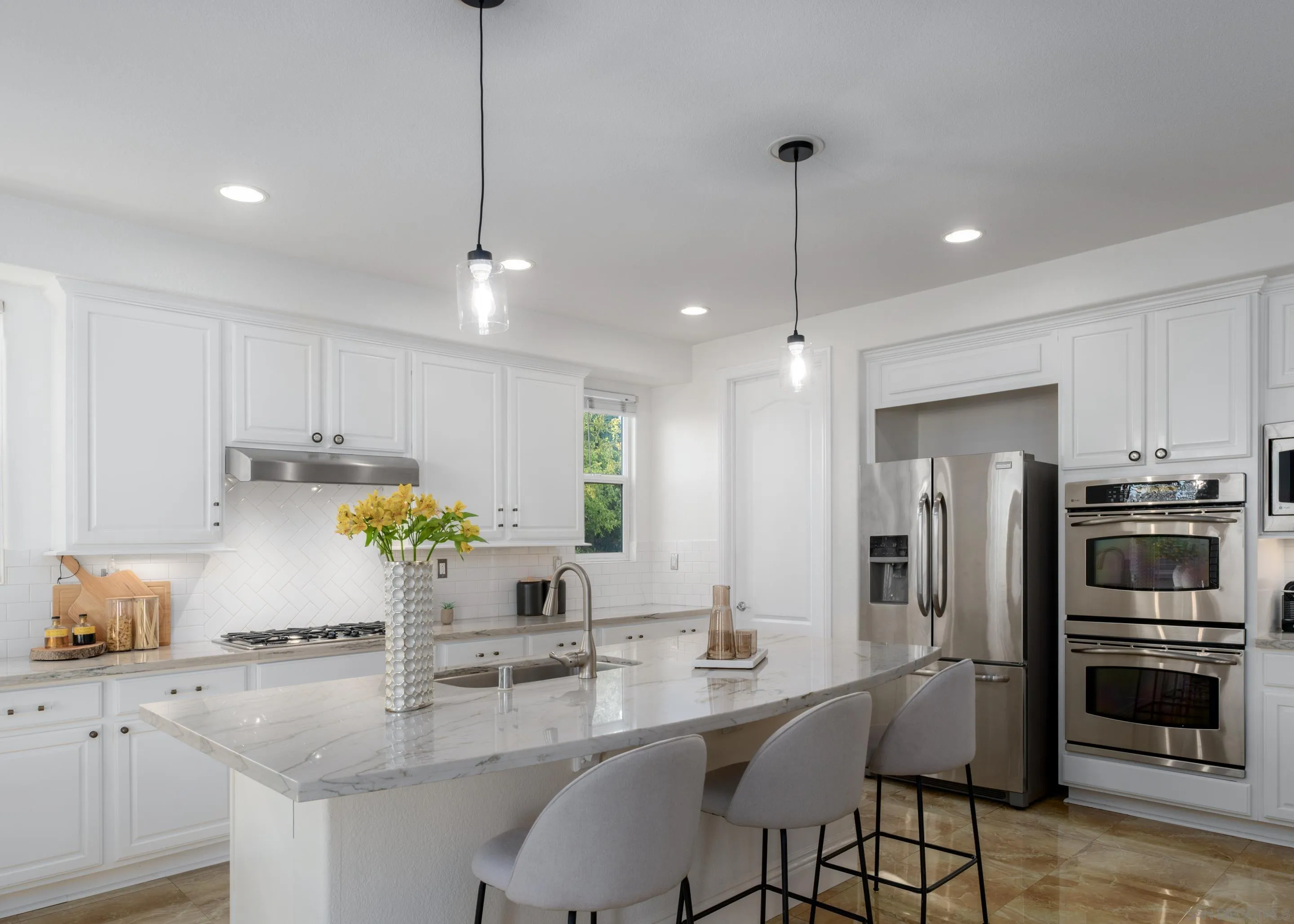 https://cdn.realtyfeed.com/cdn/127/250037034/ac400342731c19869d692393e898d673.webp
