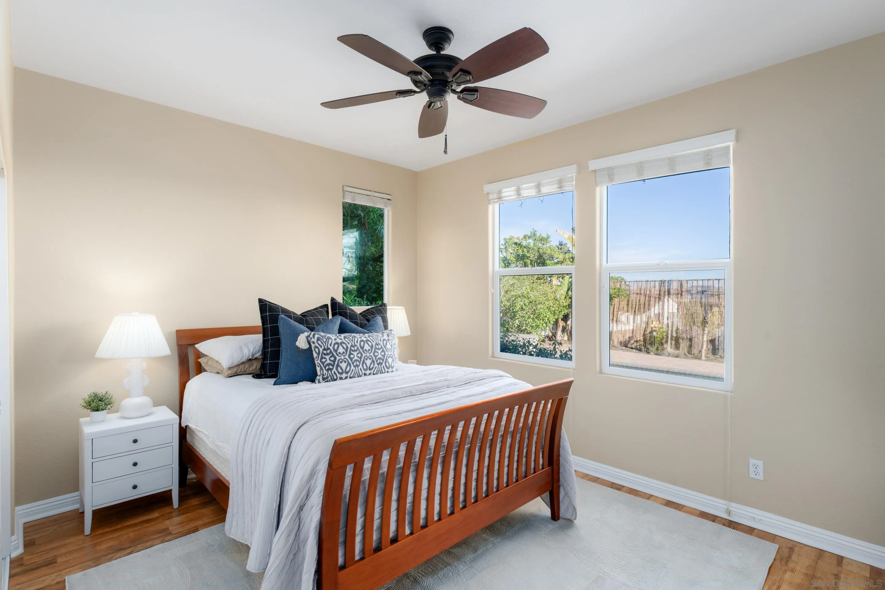 https://cdn.realtyfeed.com/cdn/127/250037034/c378f779011899a034cb8756f88f8506.webp