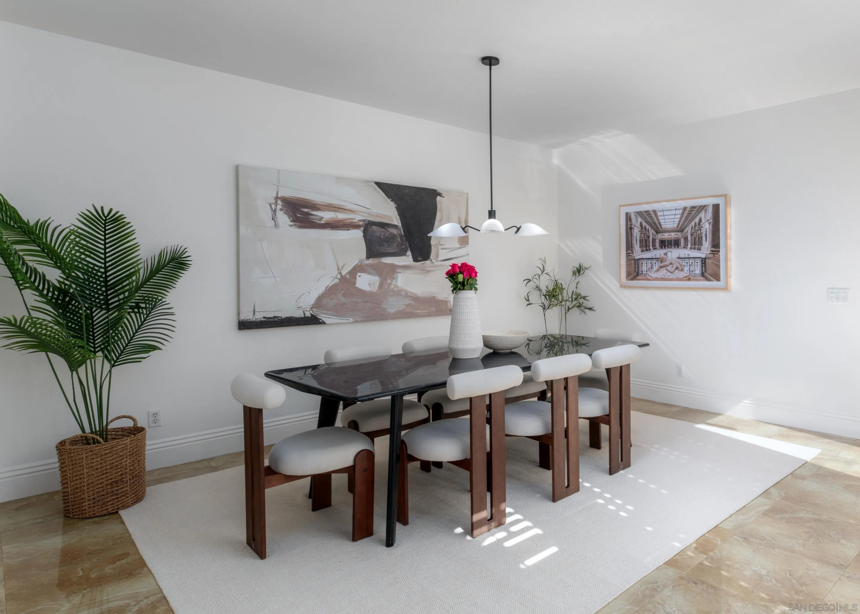 https://cdn.realtyfeed.com/cdn/127/250037034/c58a4cd28bf18df34cf07923d105ab6b.webp