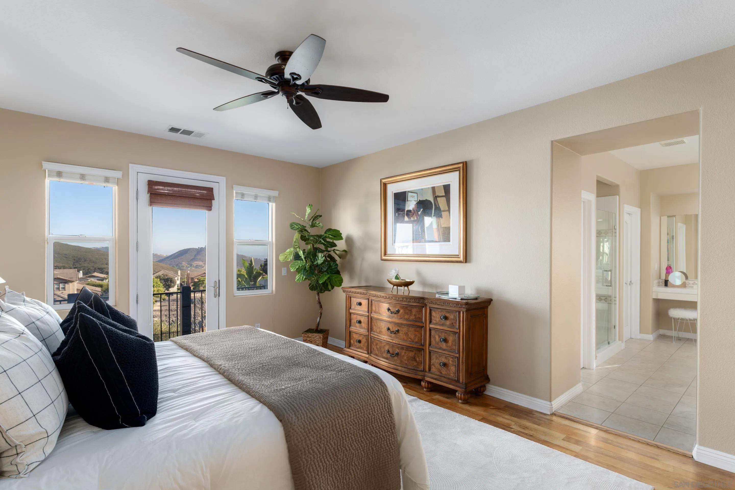 https://cdn.realtyfeed.com/cdn/127/250037034/f3826309755a14b8f7dd93386deedcb1.webp