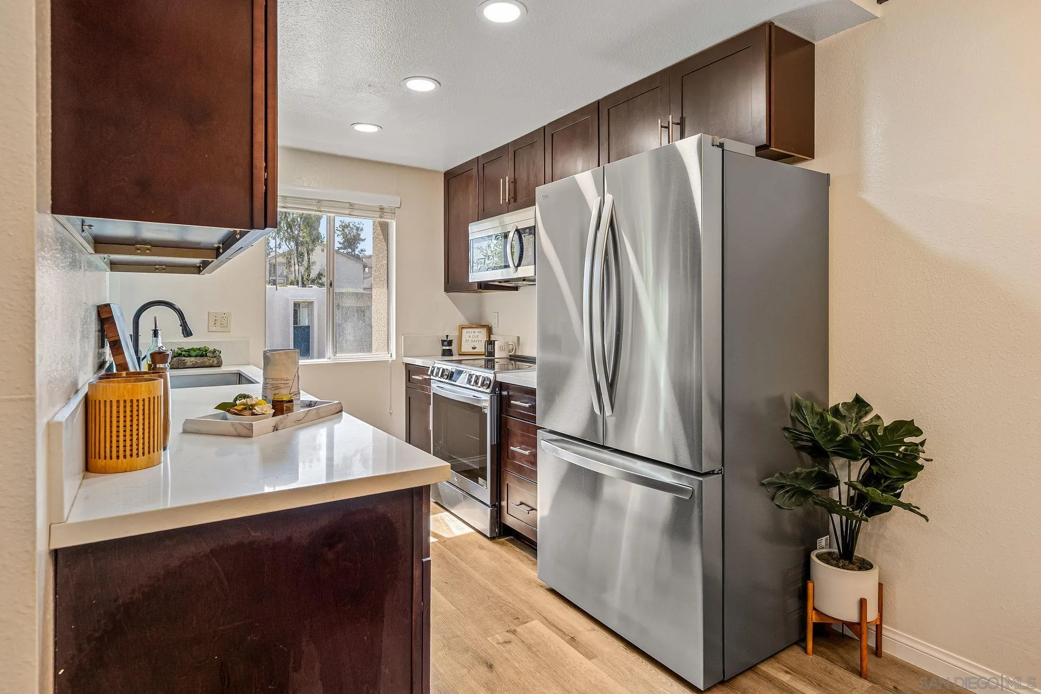 https://cdn.realtyfeed.com/cdn/127/250037036/b5dca4334ac936d90b924f704dd8a98f.webp