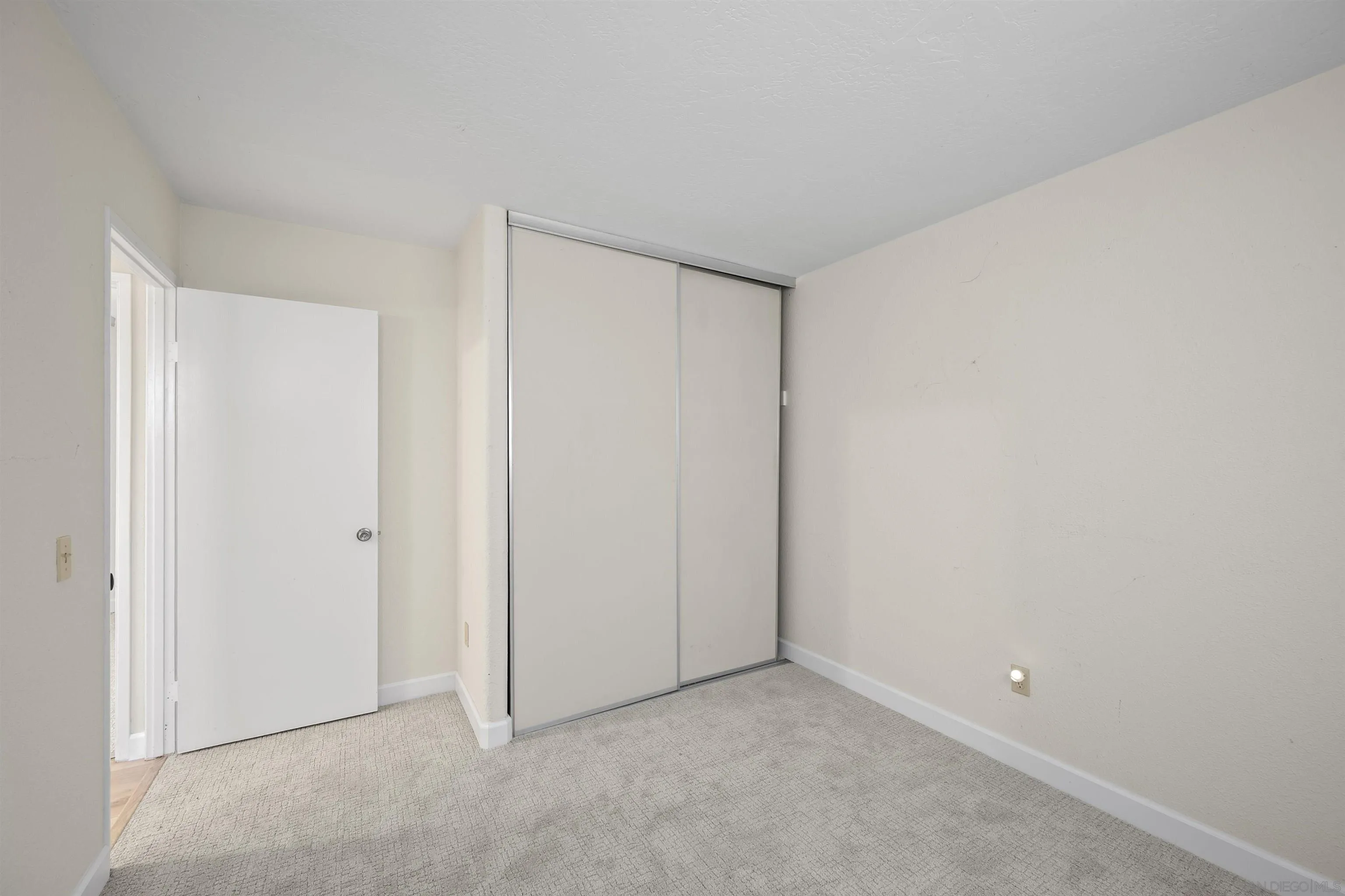 https://cdn.realtyfeed.com/cdn/127/250037037/0b773d3924e7c9a87434b5ac99bee6c4.webp