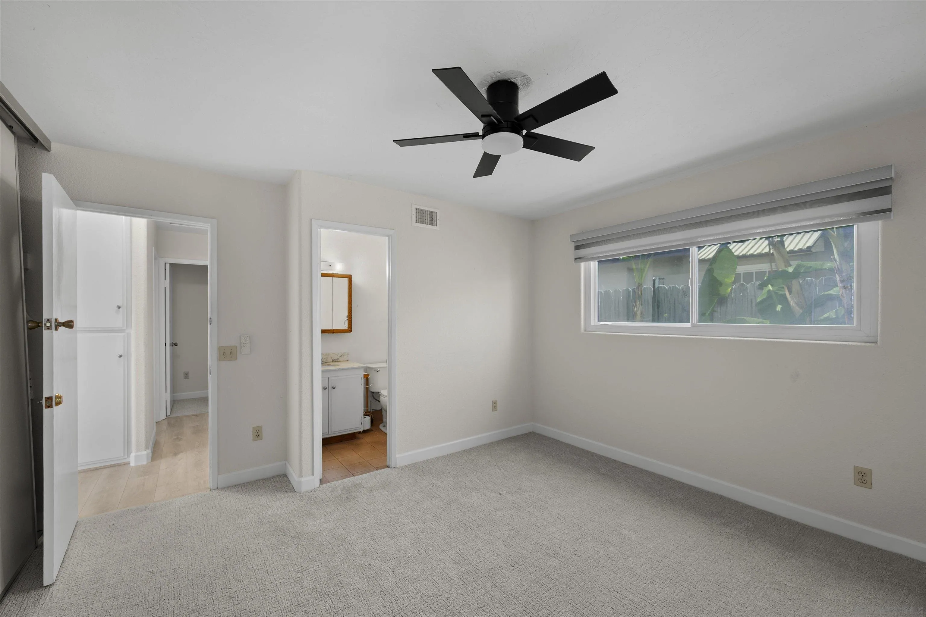 https://cdn.realtyfeed.com/cdn/127/250037037/344a58d4e08f61c9a4b93966be6298b1.webp