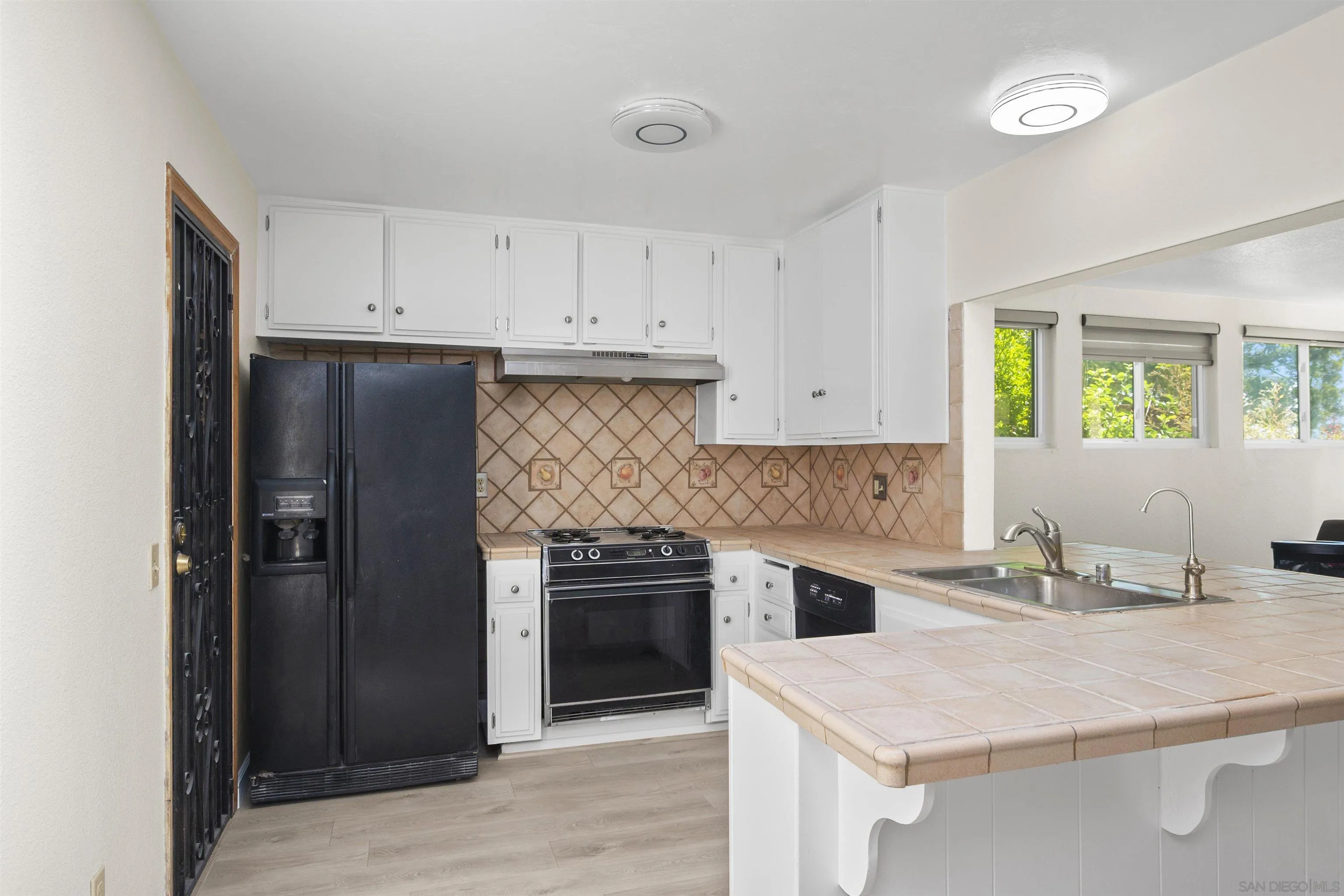 https://cdn.realtyfeed.com/cdn/127/250037037/61e3d7a0625367fc9aa584b92c625a77.webp