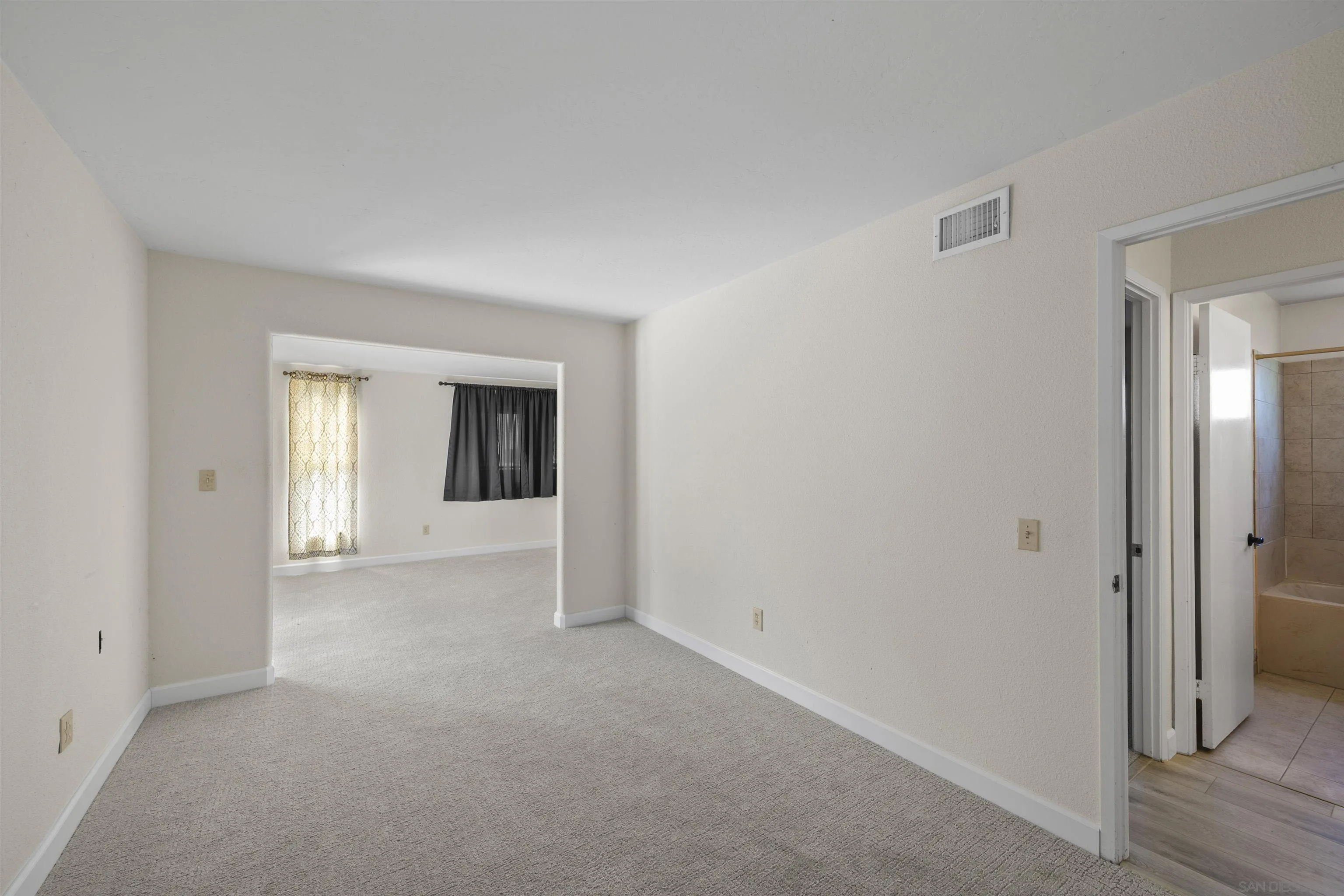 https://cdn.realtyfeed.com/cdn/127/250037037/9337df755014f6e4ec6a9f1a1afe2afb.webp