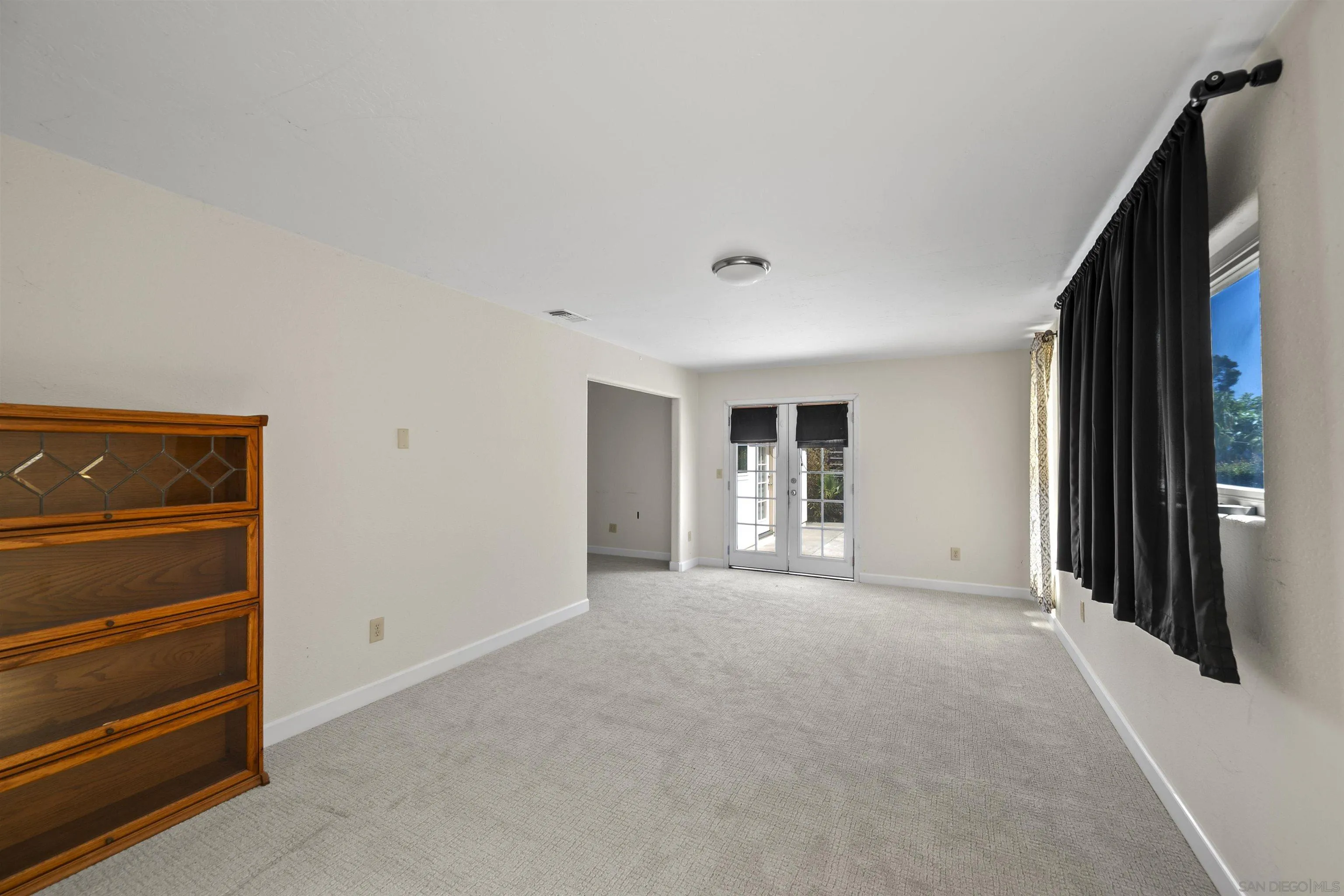 https://cdn.realtyfeed.com/cdn/127/250037037/cc3a42a0743a9ce6fb839837a5ecc661.webp