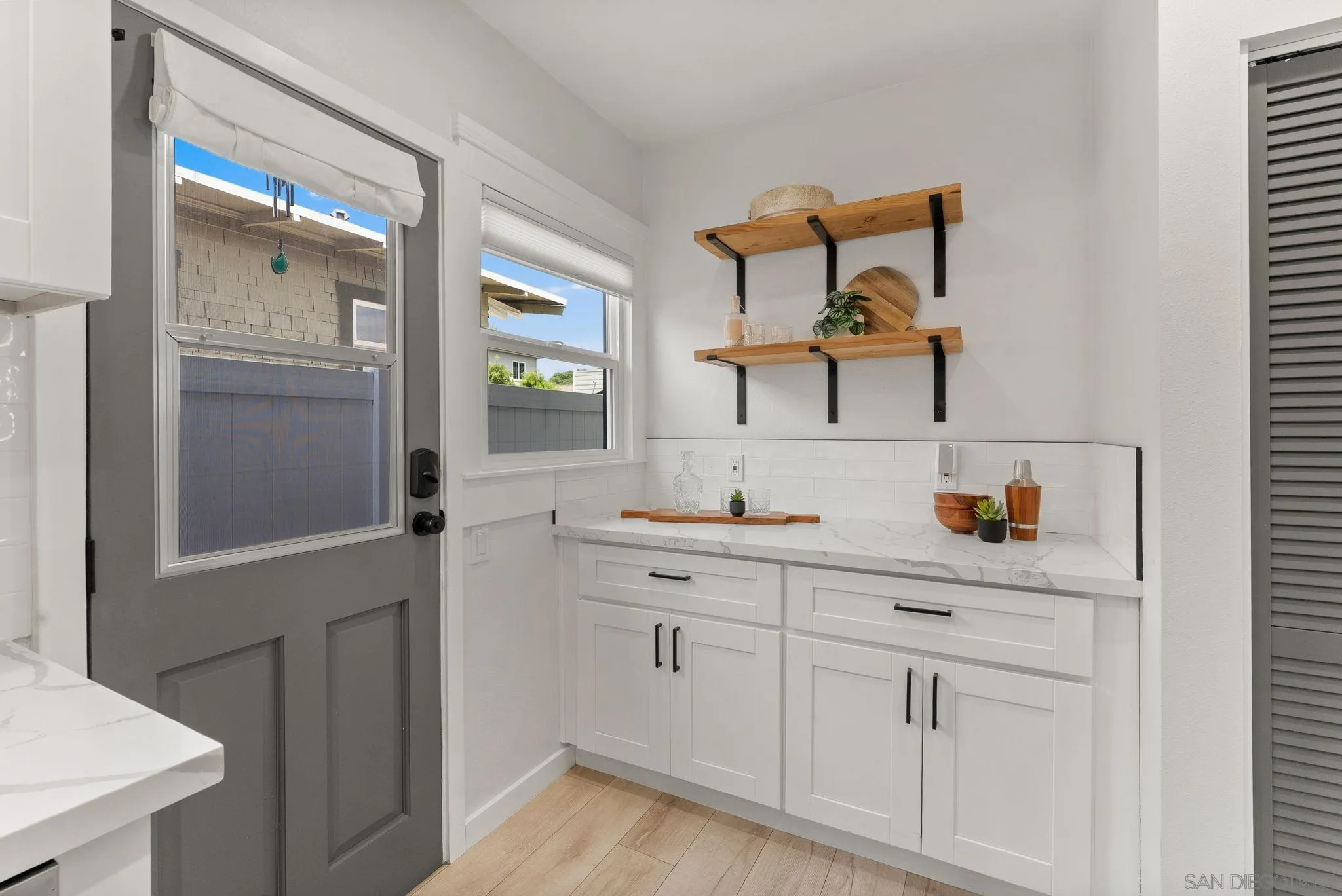 https://cdn.realtyfeed.com/cdn/127/250037043/99d86918b7deb6787405c7768319f7f9.webp