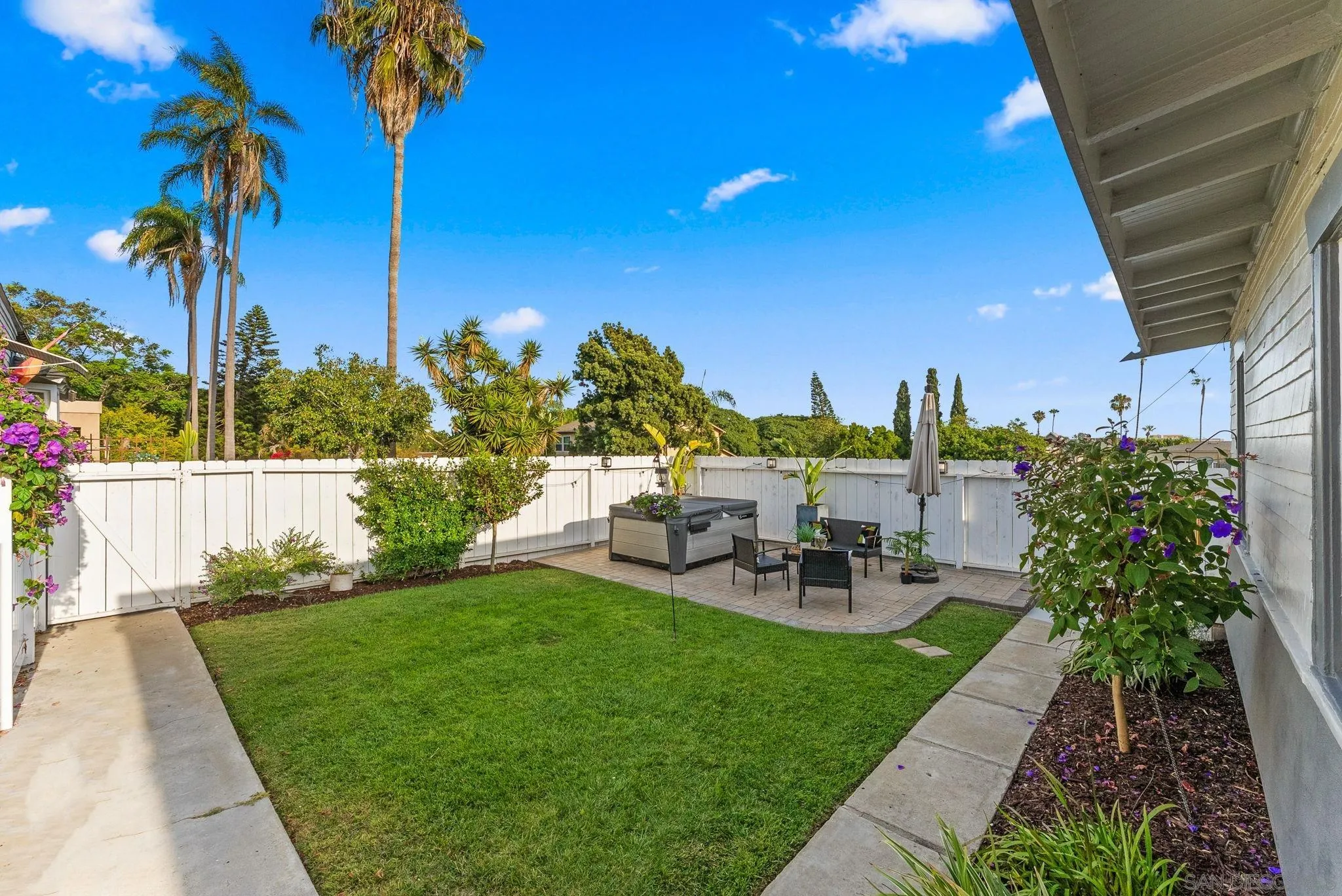 https://cdn.realtyfeed.com/cdn/127/250037043/a2a61bb21997eed82f317fae407898ec.webp