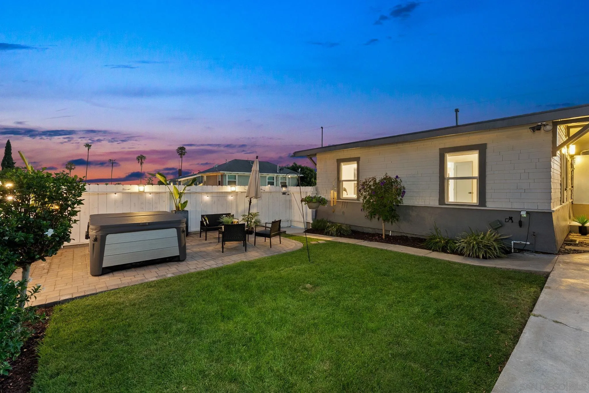 https://cdn.realtyfeed.com/cdn/127/250037043/d19a3d88bdf3e27695c52fb28e0c667a.webp