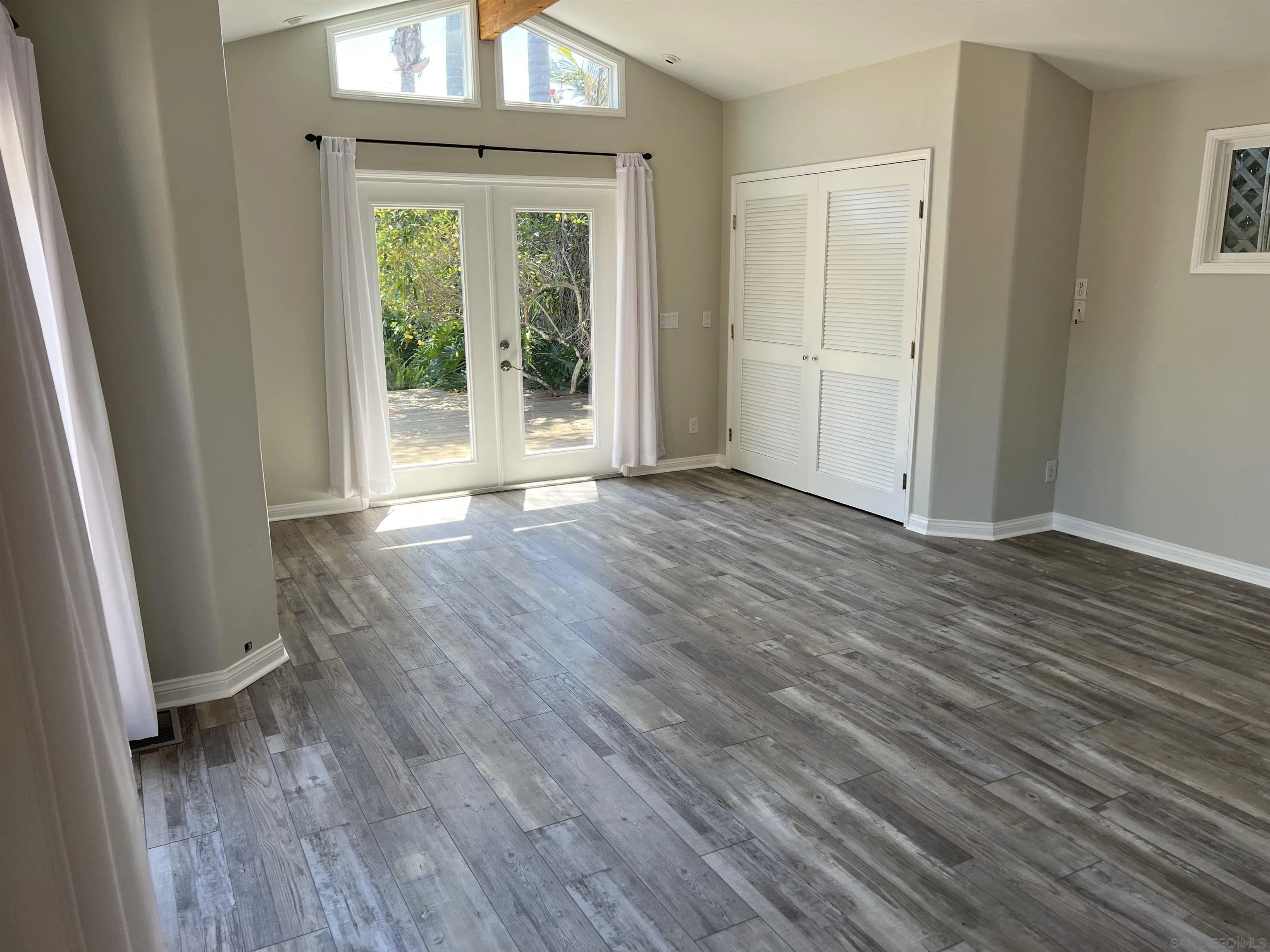 https://cdn.realtyfeed.com/cdn/127/250037044/884f85aac415f489f74d76bf6e206ea6.webp