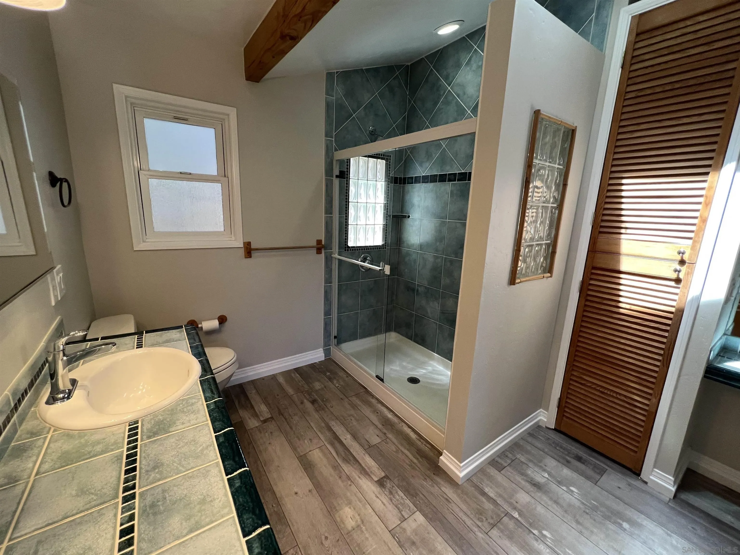 https://cdn.realtyfeed.com/cdn/127/250037044/c6f7c3f1dc7fd1daebb53c01f6b3e160.webp