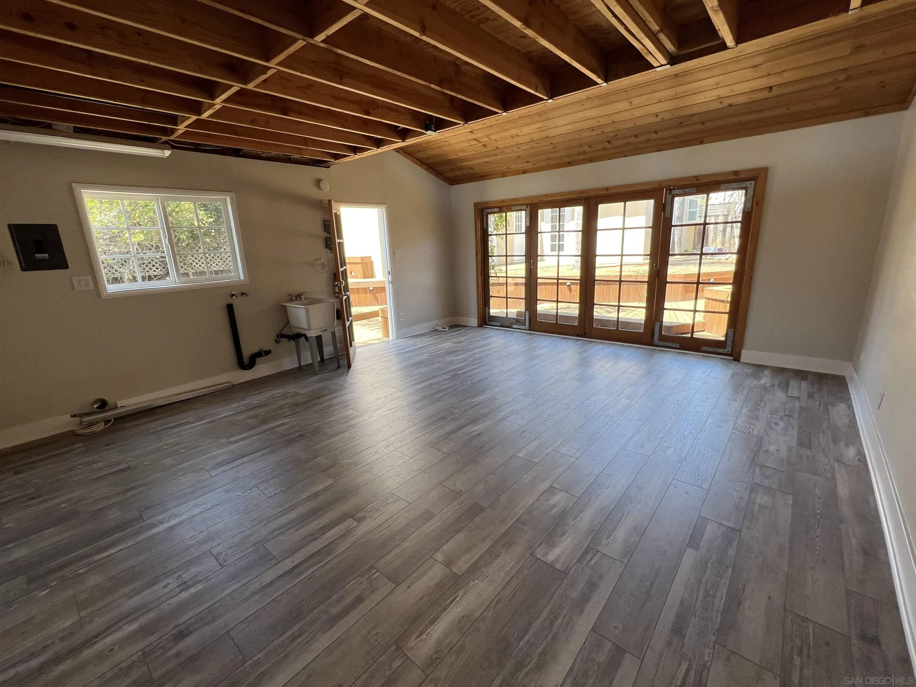 https://cdn.realtyfeed.com/cdn/127/250037044/cc79fef07d9c4b8dd5b66aaf005b1b7f.webp