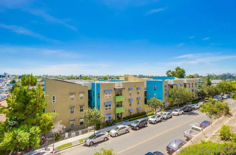 https://cdn.realtyfeed.com/cdn/127/250037045/33e82cdc8fa0fbf3766bed1a6c4cd470.webp