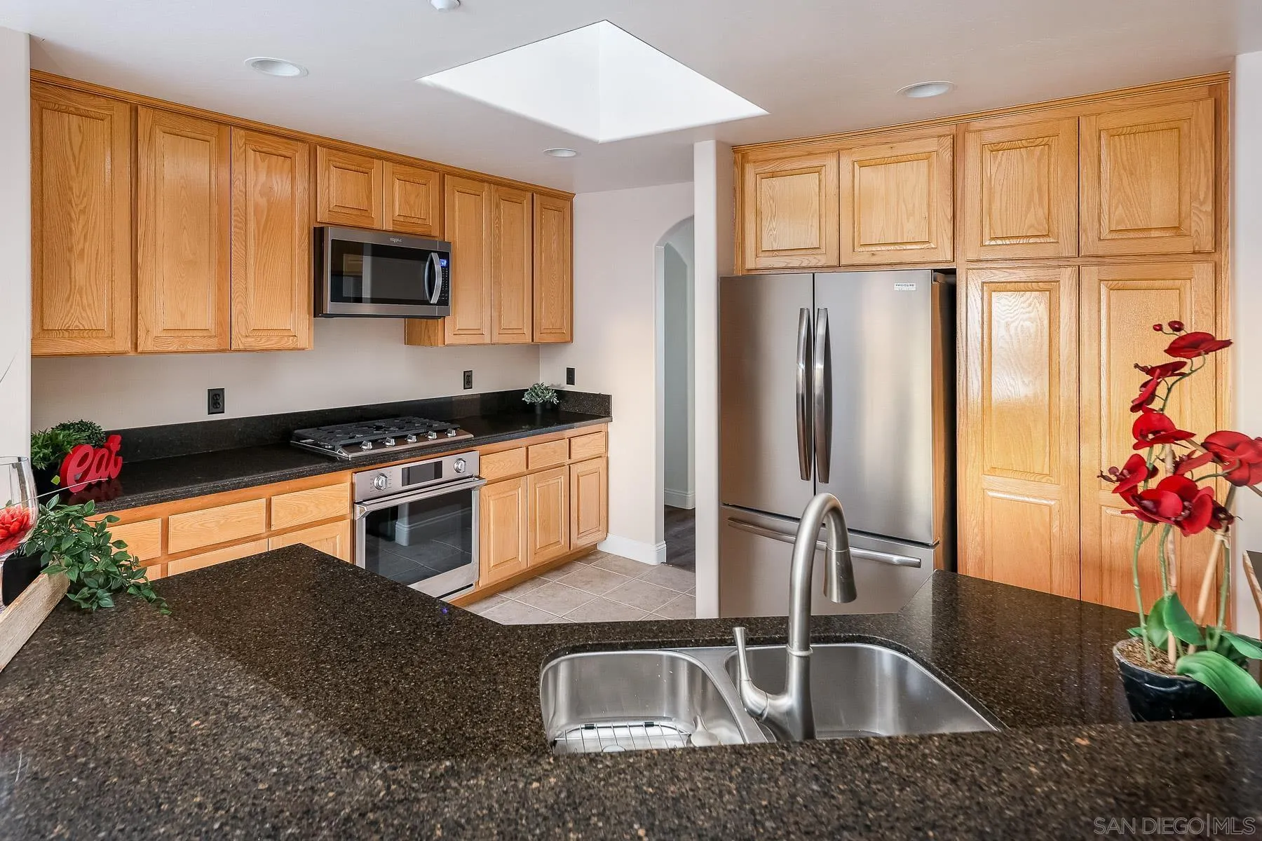 https://cdn.realtyfeed.com/cdn/127/250037046/599bf741d79935eb84233068ef79a4db.webp