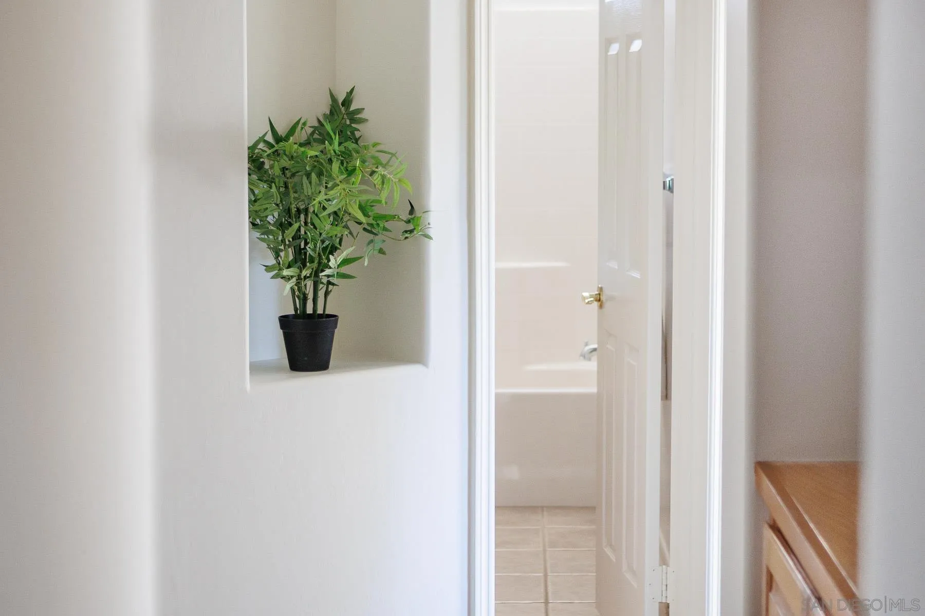 https://cdn.realtyfeed.com/cdn/127/250037046/71131029593e6ba02a999ae7198fd3e2.webp