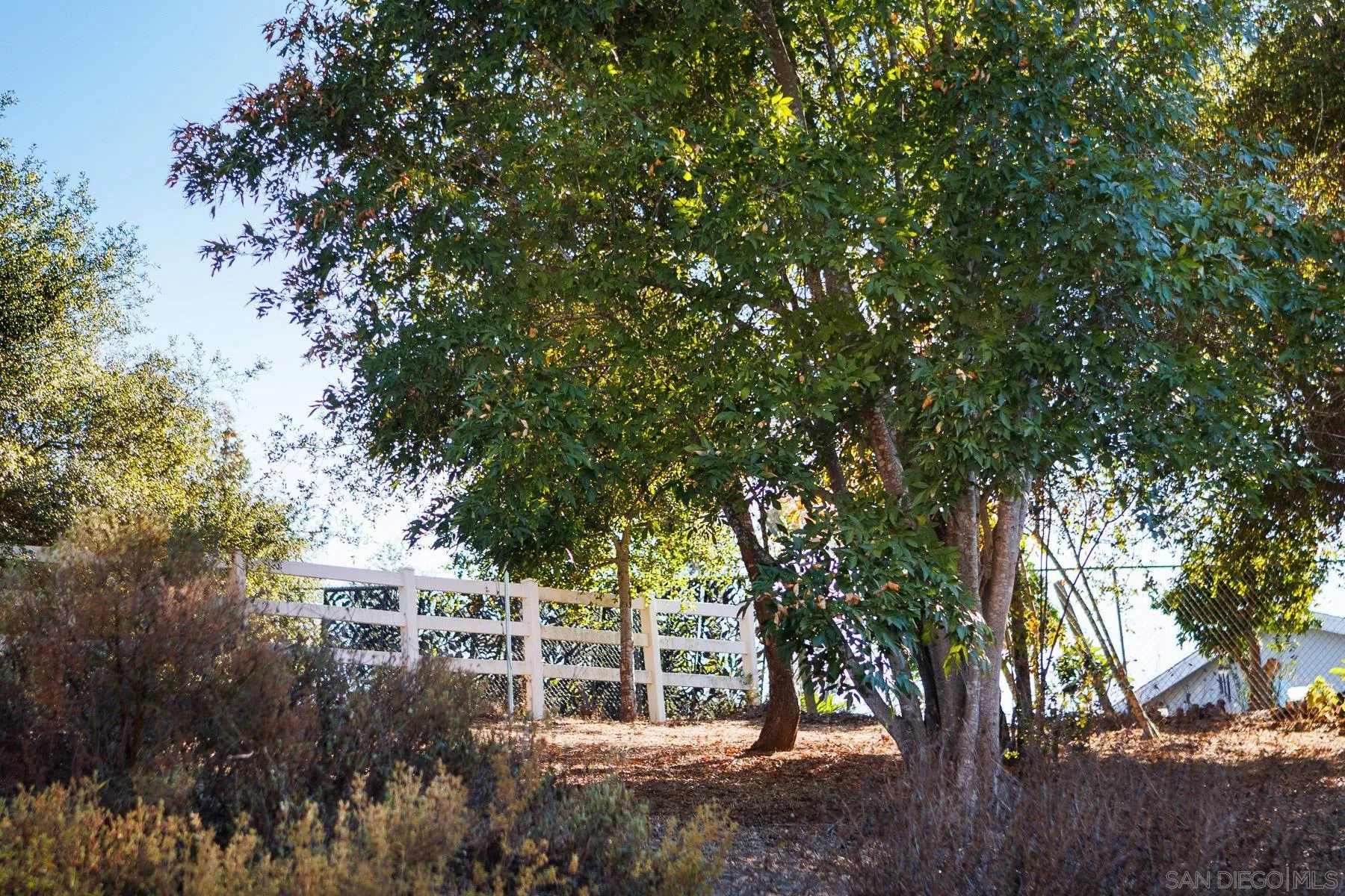 https://cdn.realtyfeed.com/cdn/127/250037046/9ede6c22c00766cee64da5732a27558b.webp