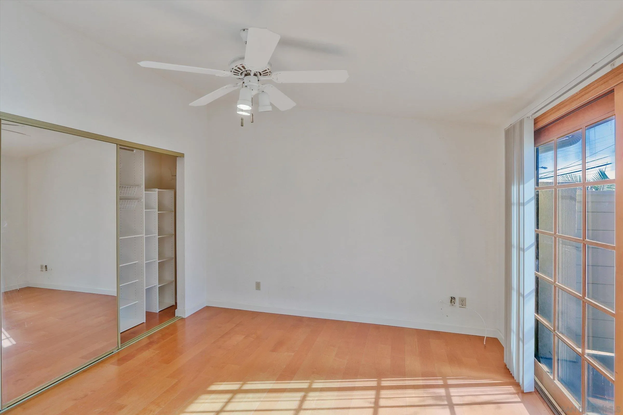 https://cdn.realtyfeed.com/cdn/127/250037047/22d142ff6398f546c2b9e73a3171f8e9.webp