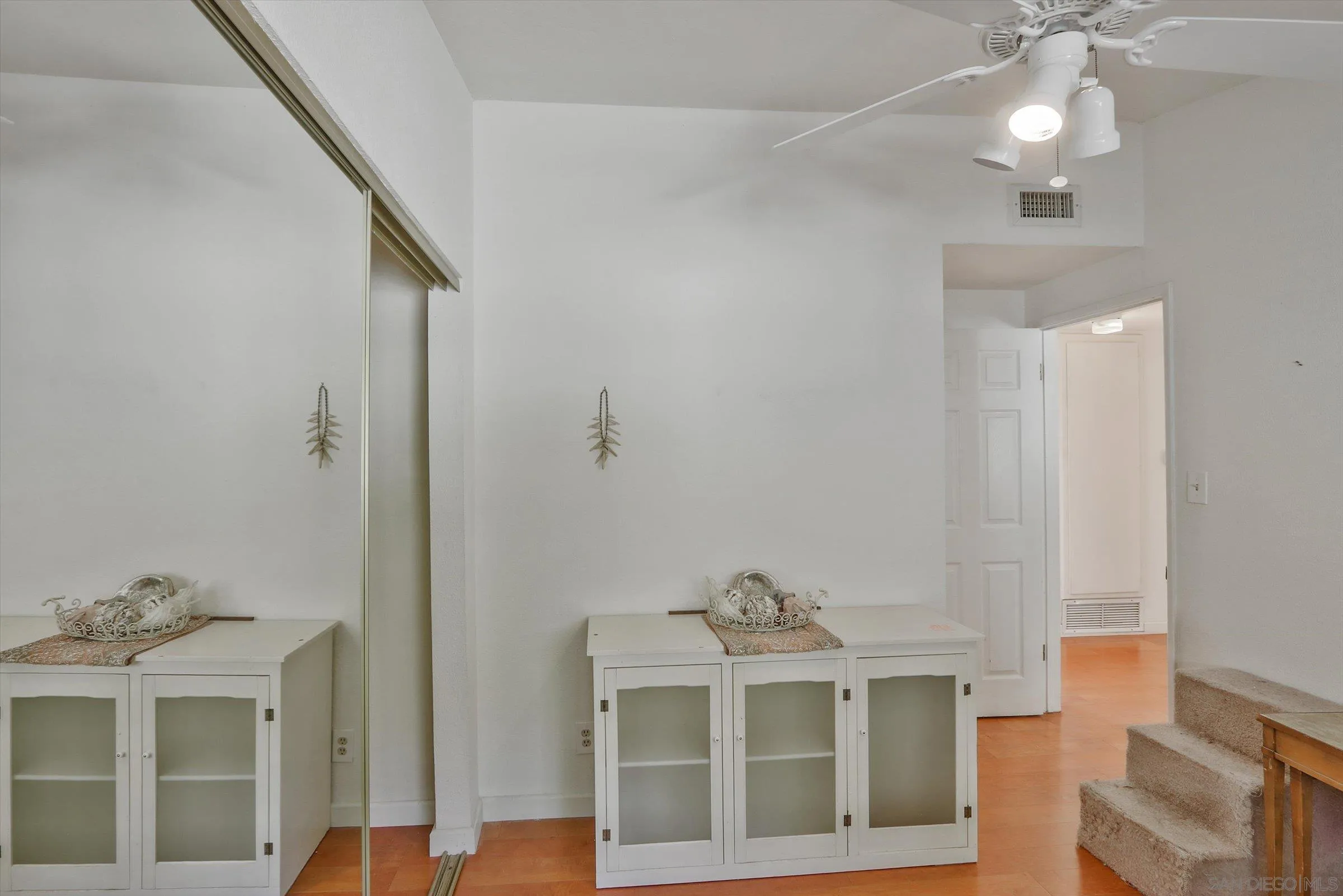 https://cdn.realtyfeed.com/cdn/127/250037047/3533e6fc50e00a4e8a86b29615eaf6a2.webp