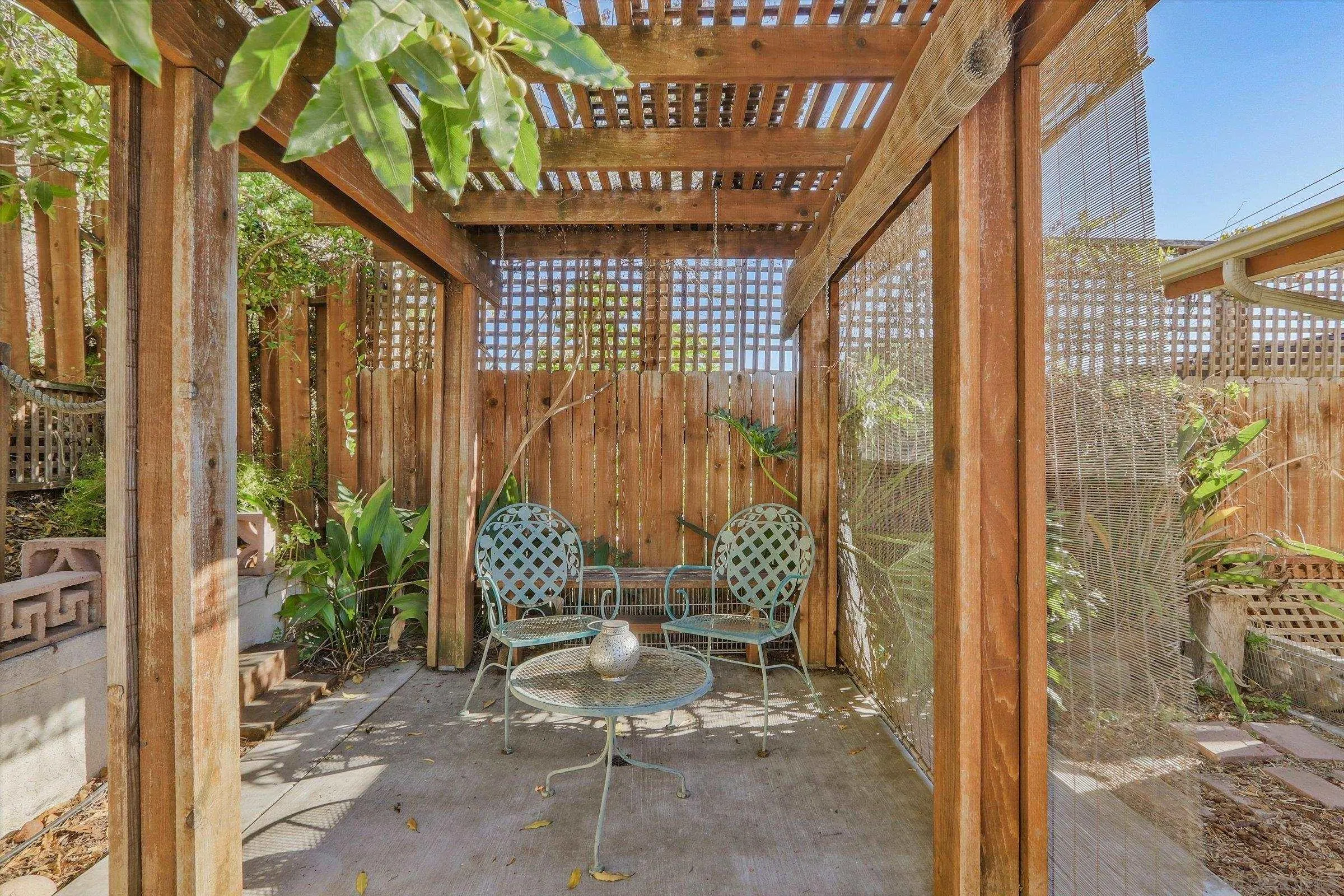 https://cdn.realtyfeed.com/cdn/127/250037047/60a784b8f51055daec306053746bdbf3.webp
