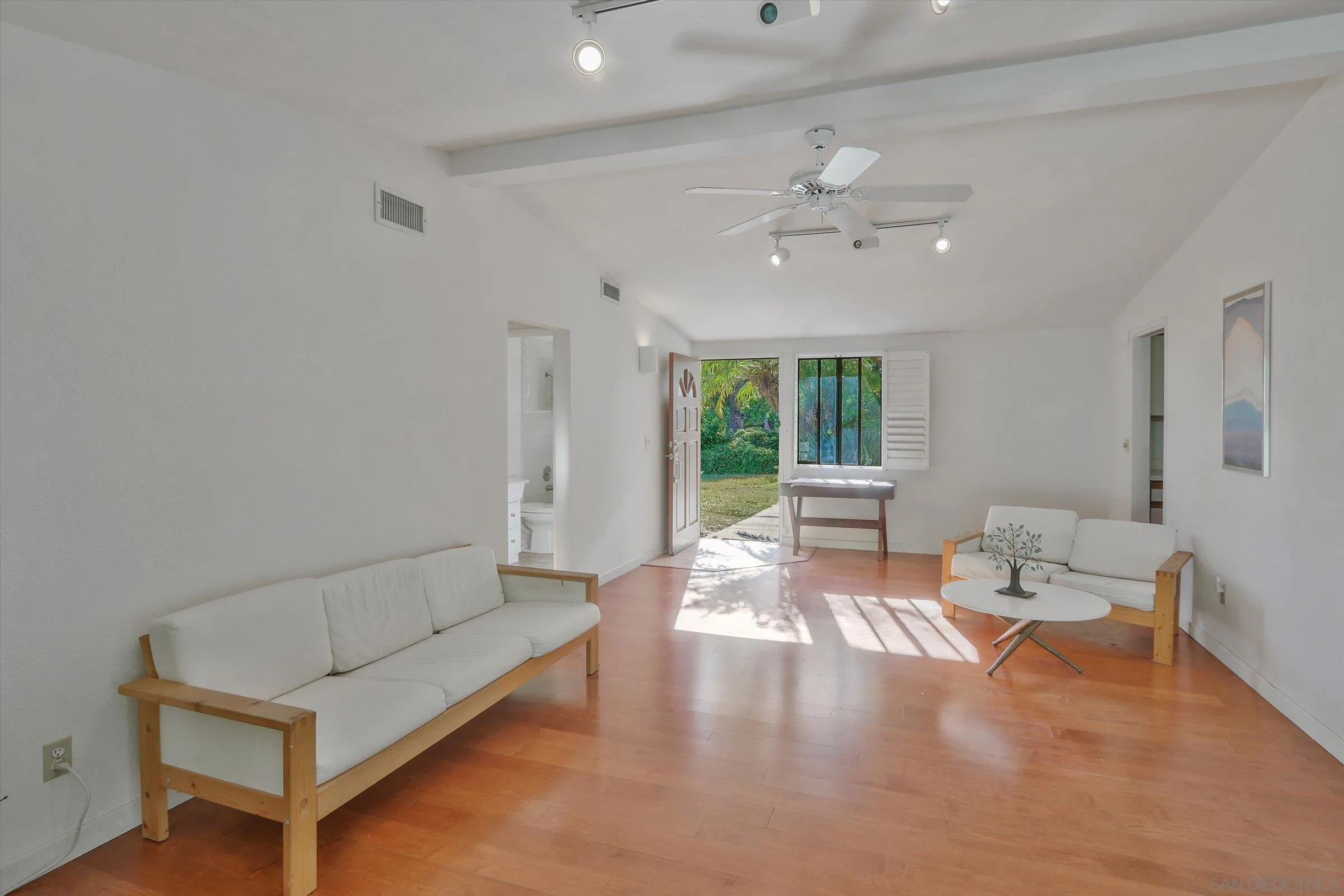 https://cdn.realtyfeed.com/cdn/127/250037047/a1392dfc3f480a52971b464e2dc1c0d2.webp