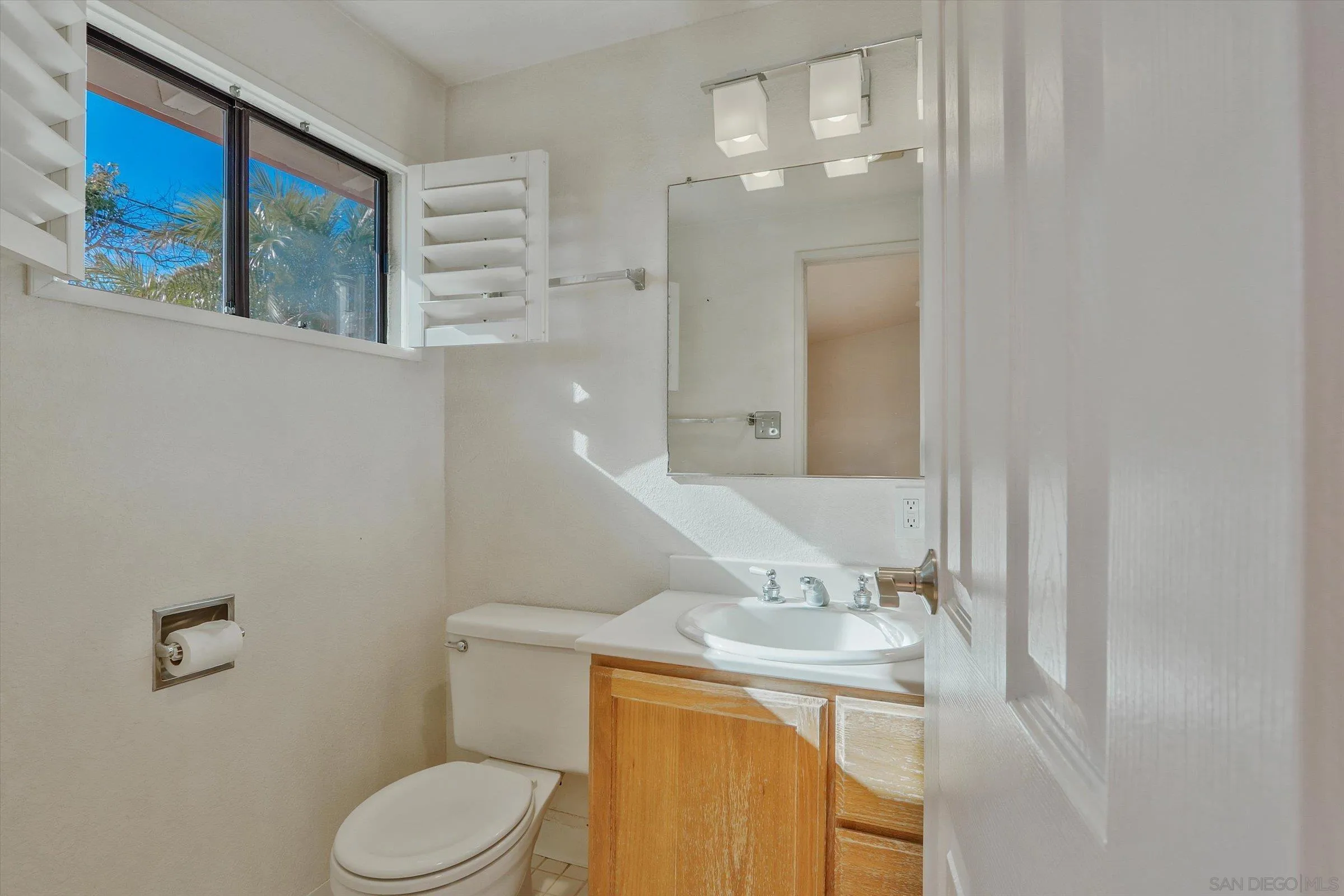 https://cdn.realtyfeed.com/cdn/127/250037047/b9523302ba2cddd7cd59f7b439eb4678.webp