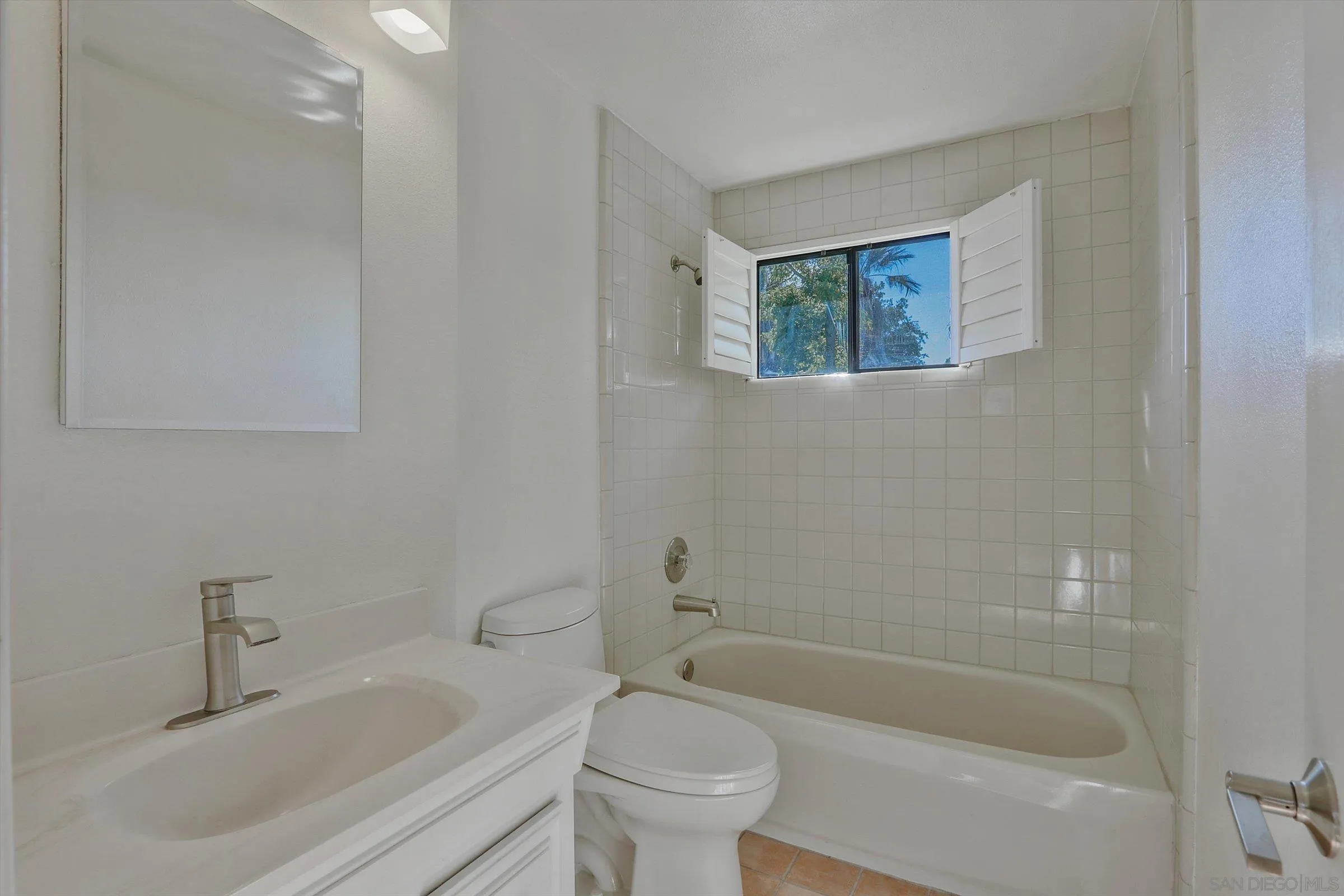 https://cdn.realtyfeed.com/cdn/127/250037047/c1bf350eaf7f2f4f329bda94e296508e.webp