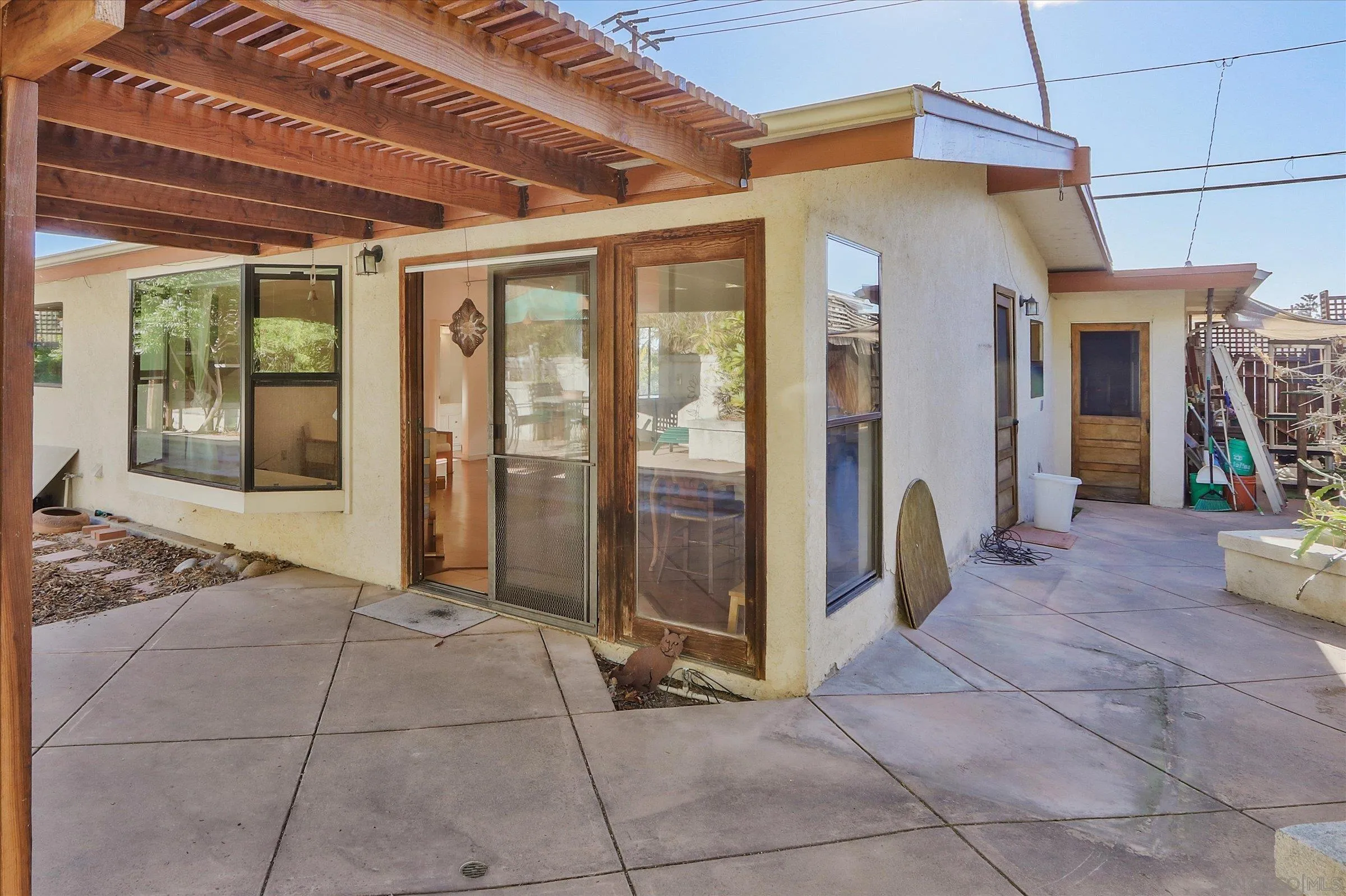 https://cdn.realtyfeed.com/cdn/127/250037047/c8e3726f419d6295d9917bdbde024ab4.webp