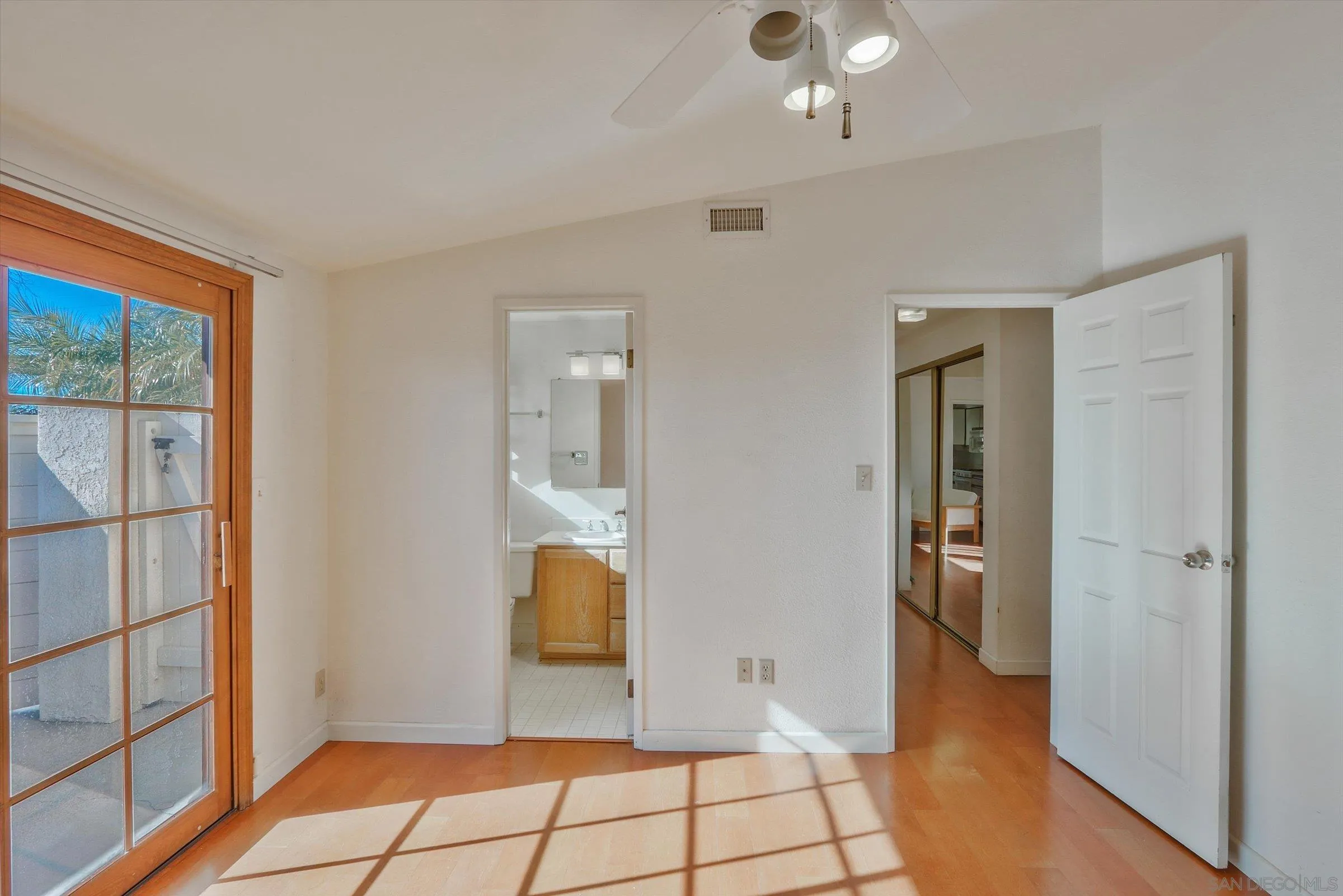 https://cdn.realtyfeed.com/cdn/127/250037047/ee3963439c29818f232102b337d17459.webp