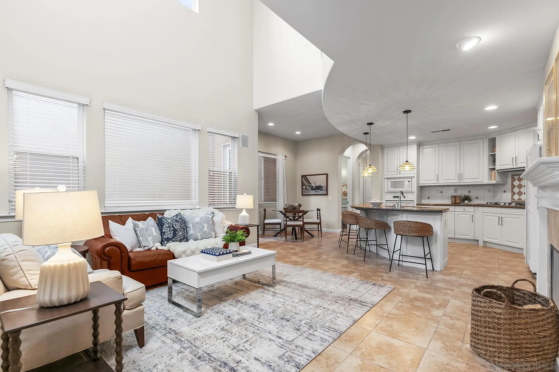 https://cdn.realtyfeed.com/cdn/127/250037051/04d8af4d06b3cbcf26d7195e8174510b.webp
