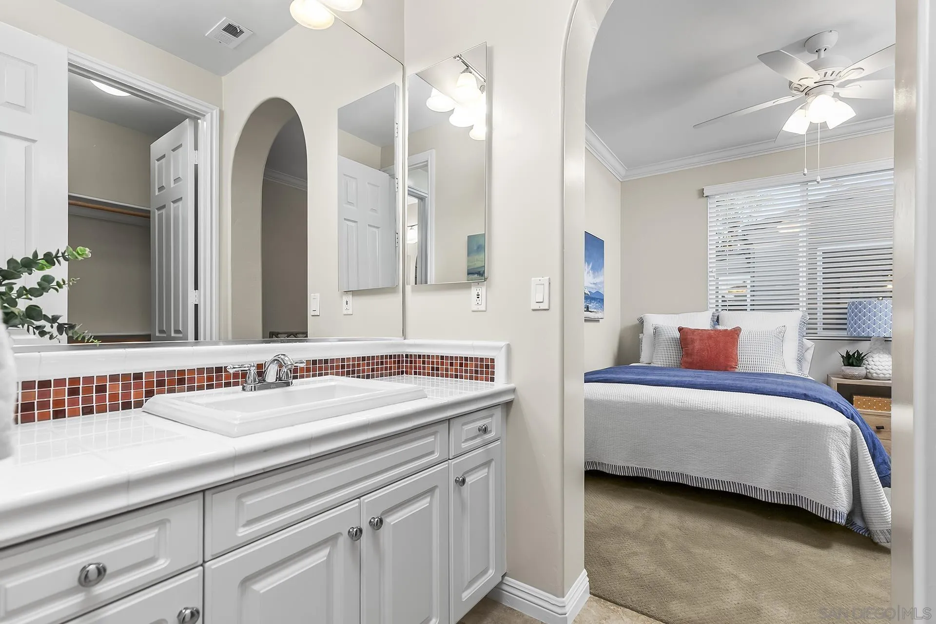 https://cdn.realtyfeed.com/cdn/127/250037051/15861f7e6d075c7766c8980080d70b24.webp