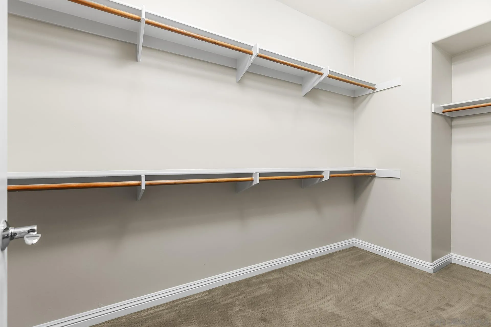 https://cdn.realtyfeed.com/cdn/127/250037051/349002c0adc4ed4b1891696b21074706.webp