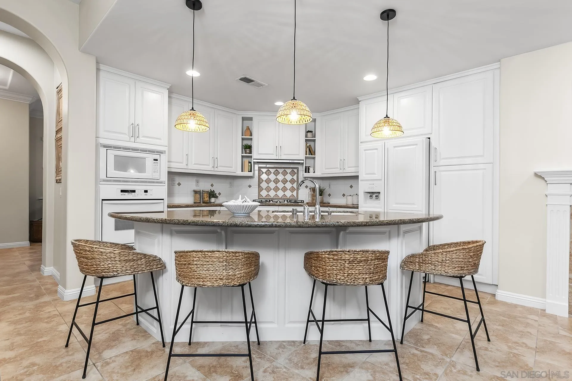 https://cdn.realtyfeed.com/cdn/127/250037051/4731daa1a82503cd05cd5aec15c1b684.webp