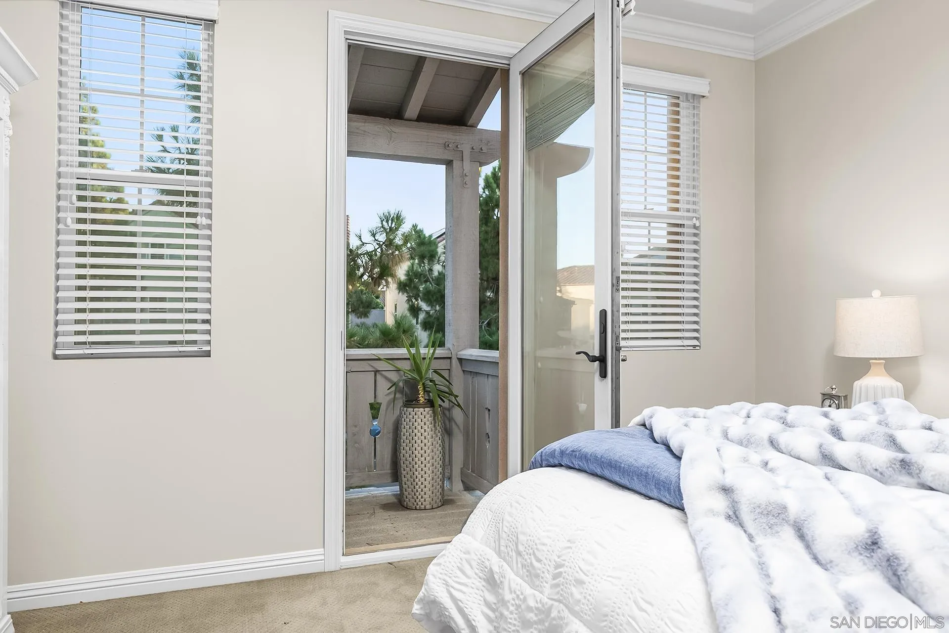 https://cdn.realtyfeed.com/cdn/127/250037051/6111855208d3b09b66d5227b3ef3b92e.webp