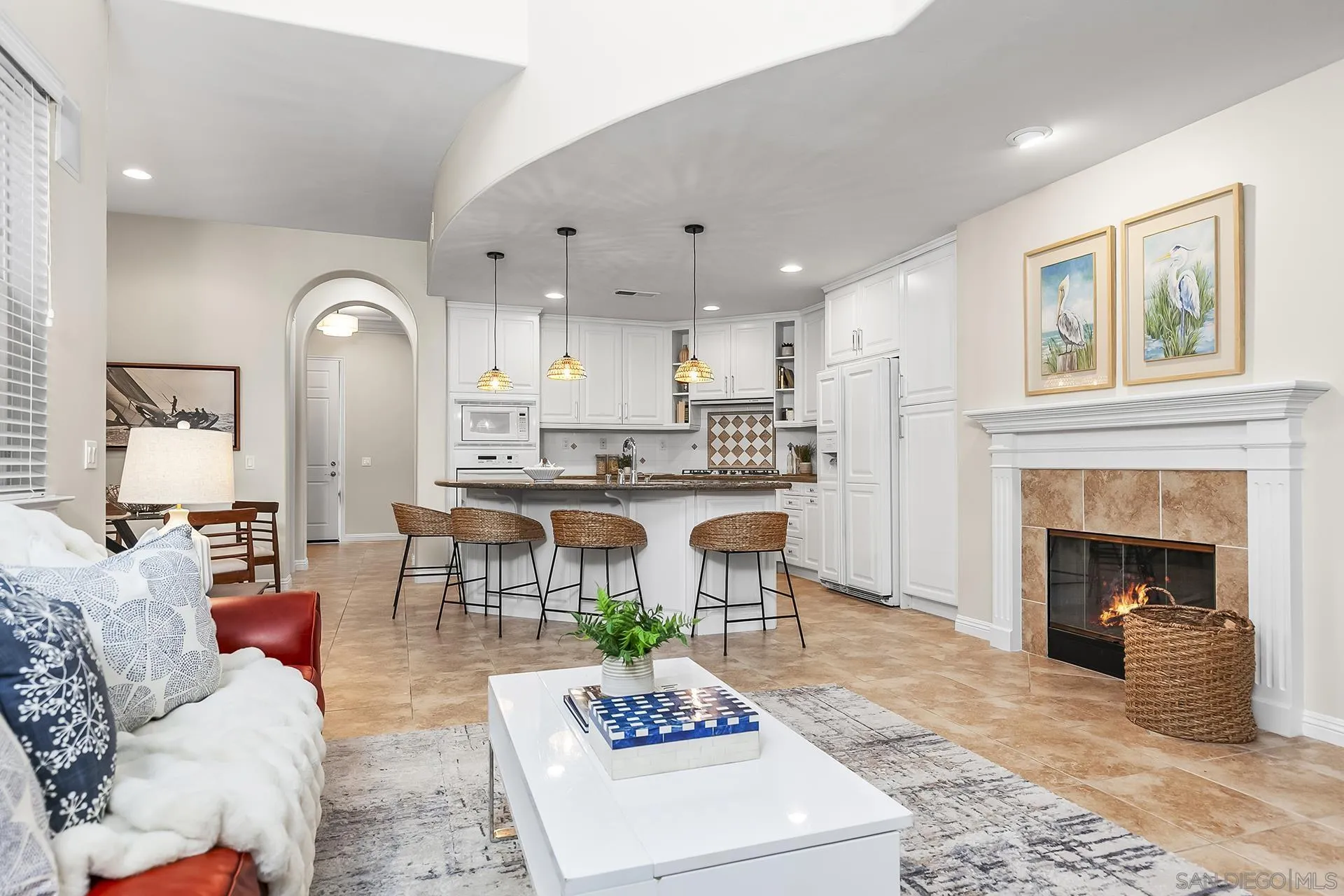 https://cdn.realtyfeed.com/cdn/127/250037051/89b4853ee427f8698672d37a3fd0aa79.webp