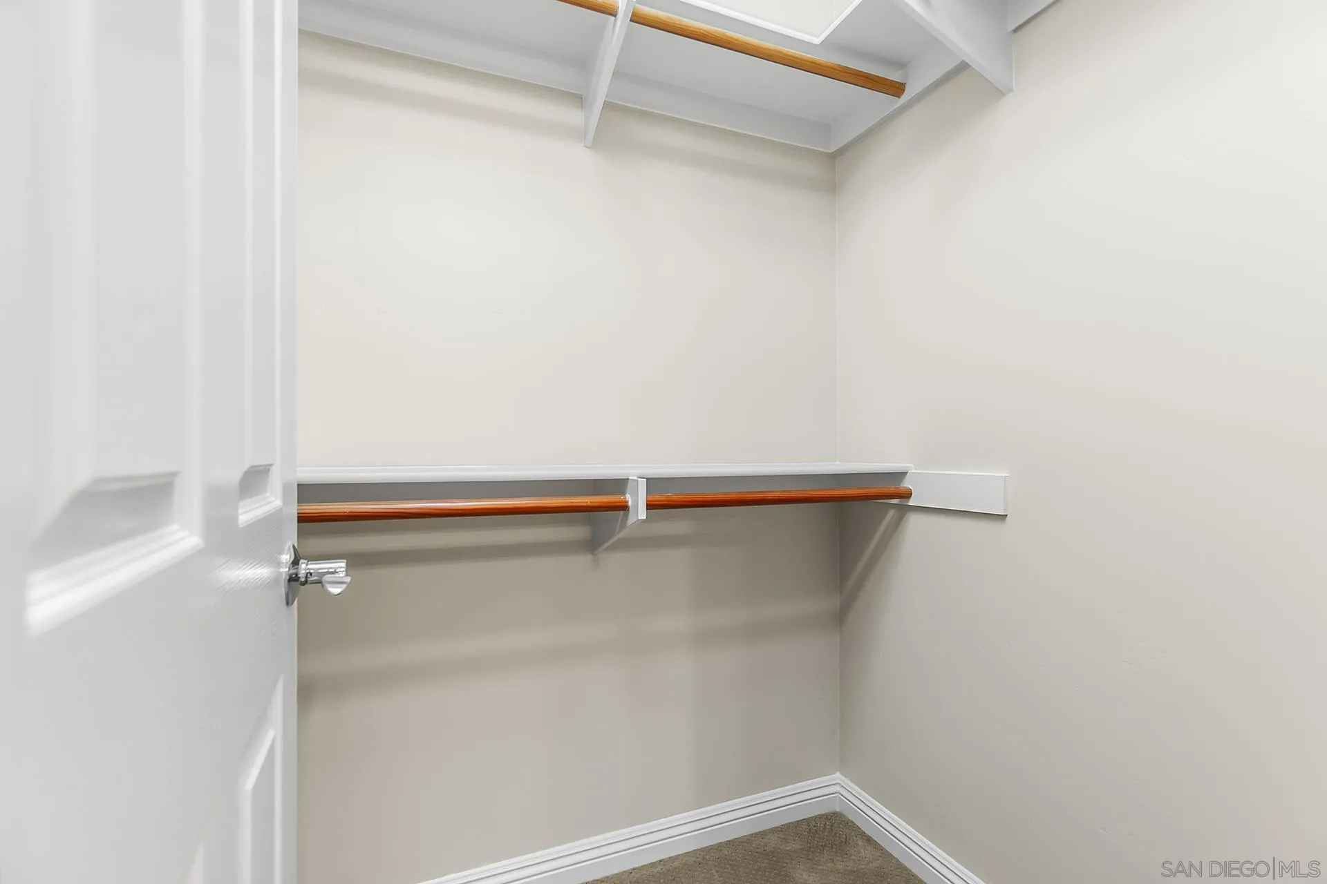https://cdn.realtyfeed.com/cdn/127/250037051/b7224ea9db530dba471d7906a5e1690a.webp